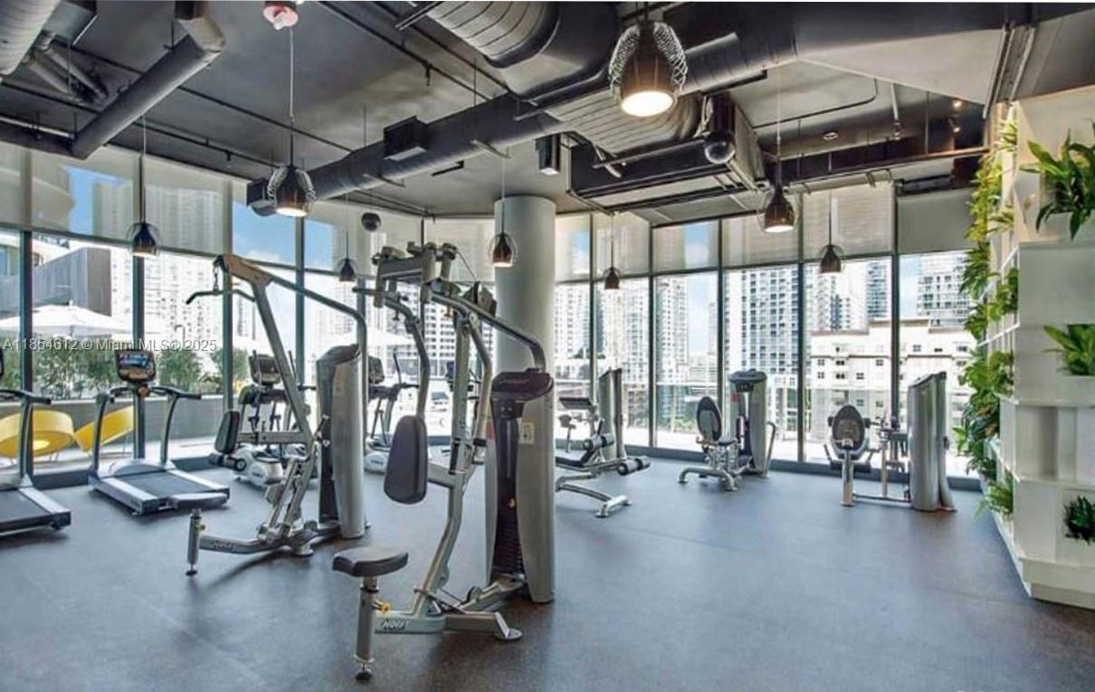 45 SW 9th St #2510, Miami FL 33130