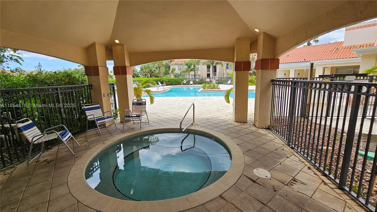 3360 N Pinewalk Dr N 1328