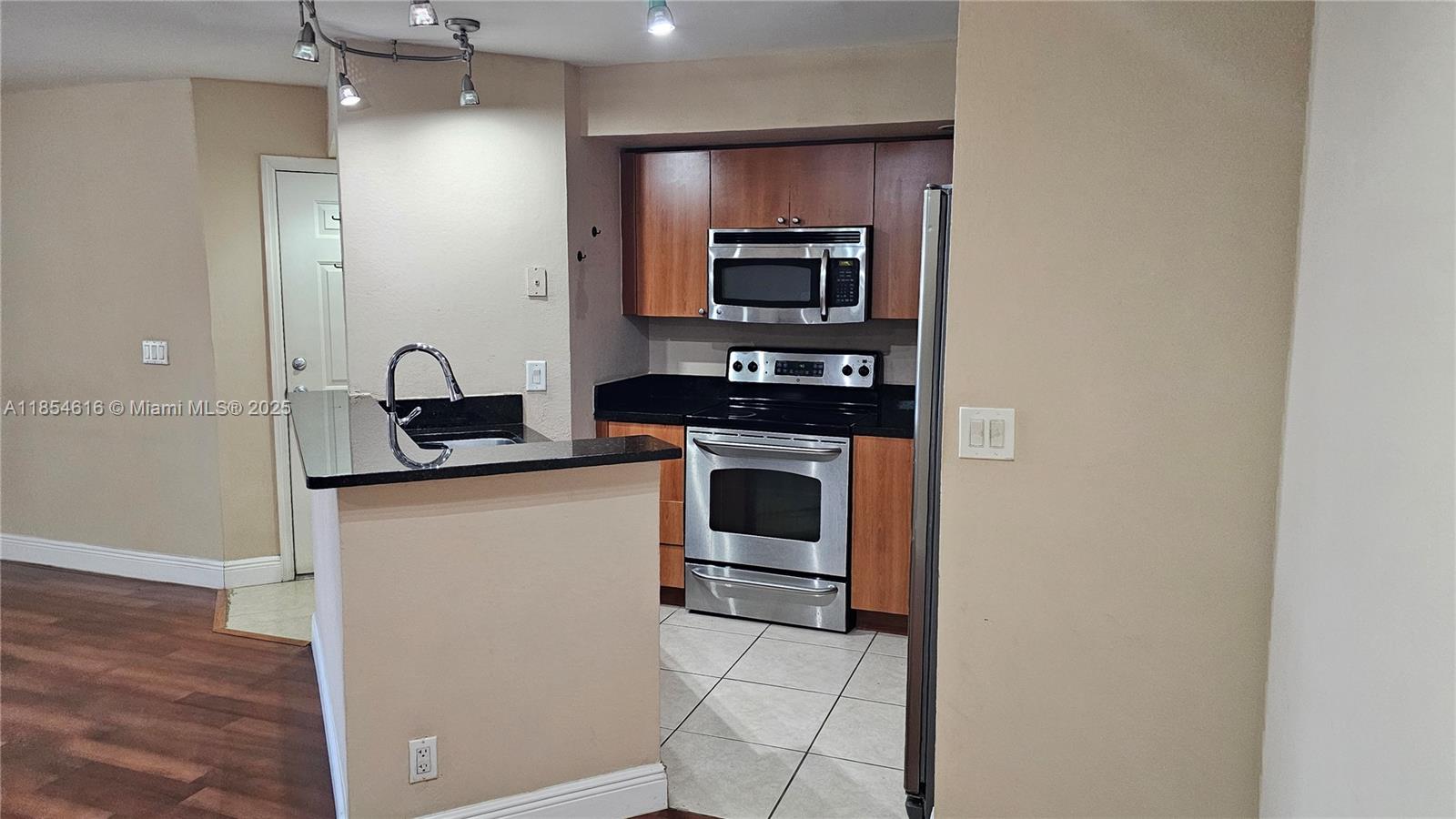 Property photo # 4