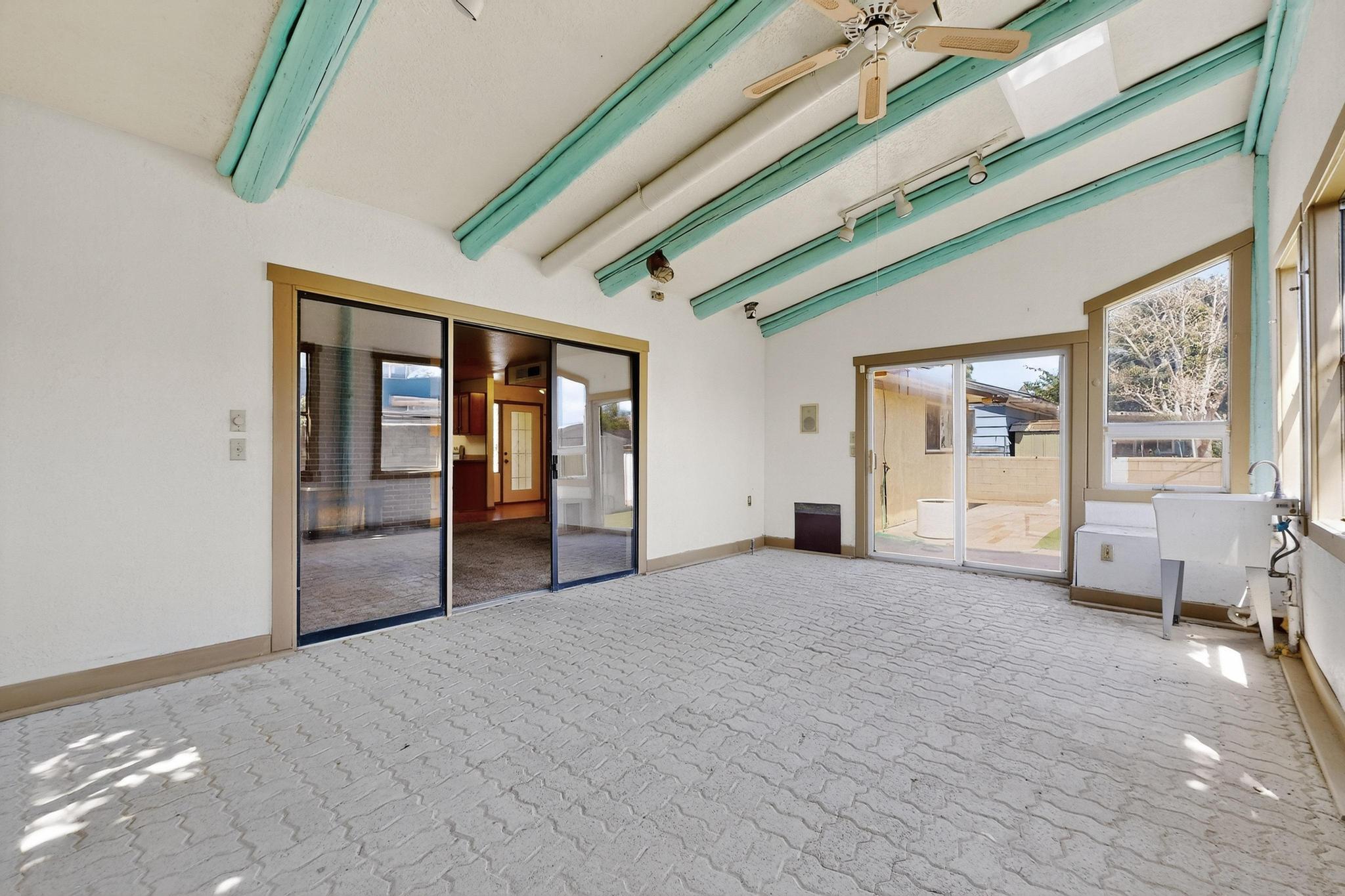 3900 DELAMAR Avenue NE 