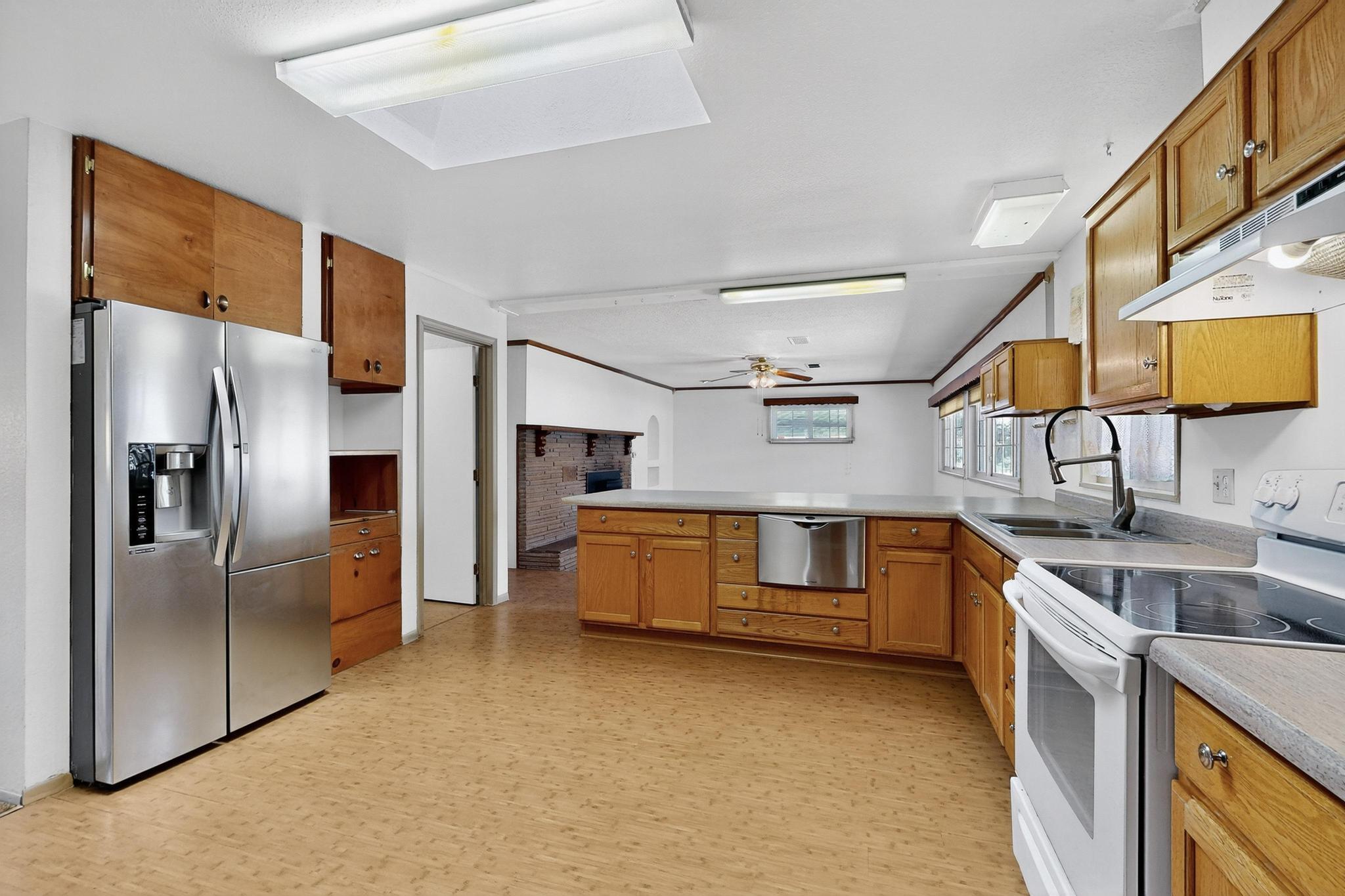 3900 DELAMAR Avenue NE 