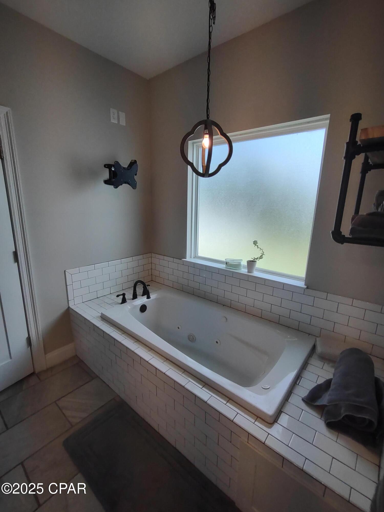 5awr_e7zgmqz9zppvchamr8hsgbejffot5uccdhw8dq