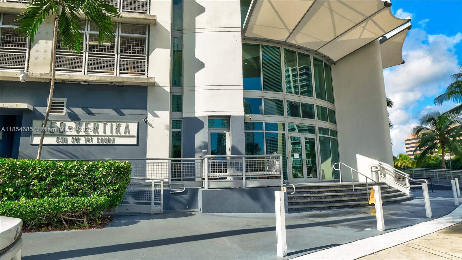 690 SW 1st Ct #1901, Miami FL 33130