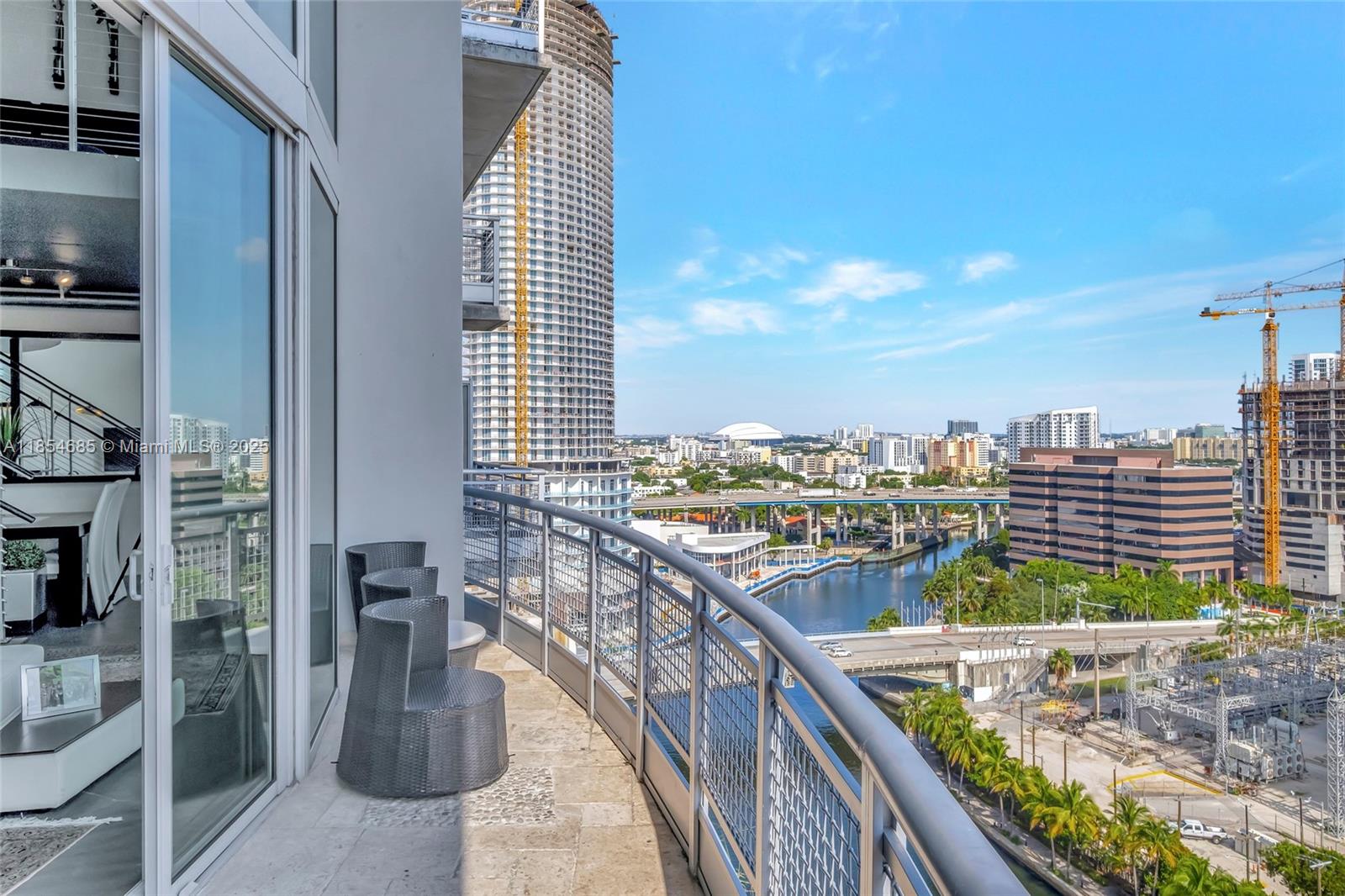 690 SW 1st Ct #1901, Miami FL 33130