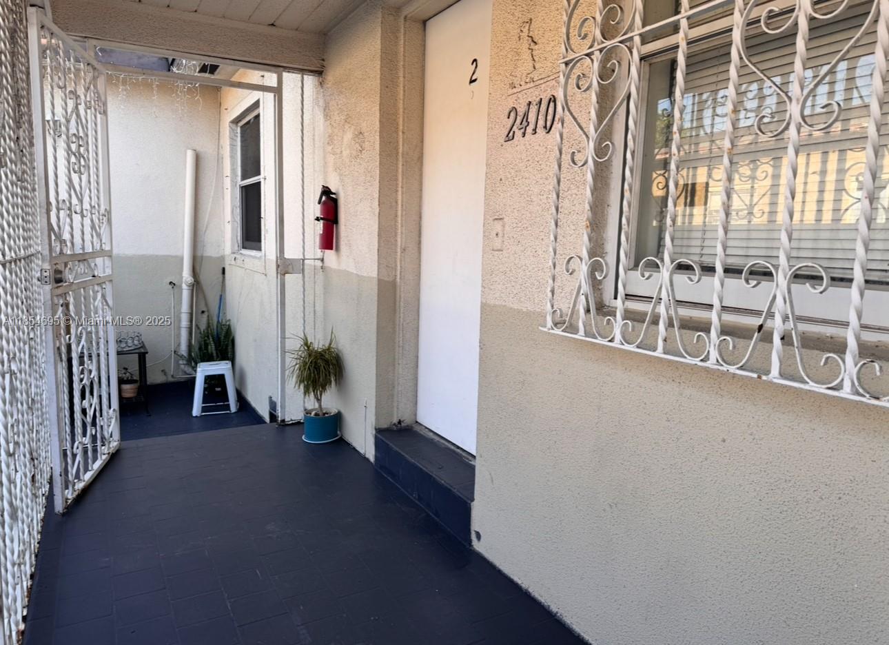 2410 NW 34th St 2