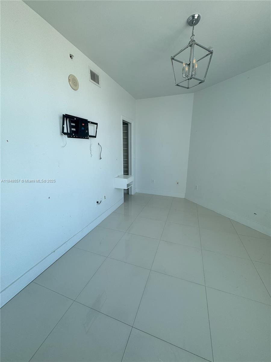 350 S Miami Ave #3007, Miami FL 33130