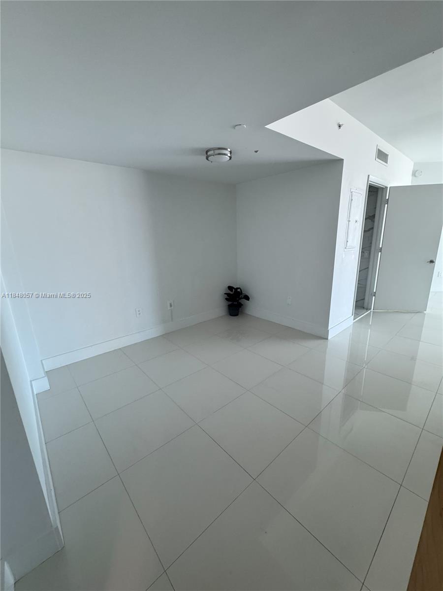 350 S Miami Ave #3007, Miami FL 33130