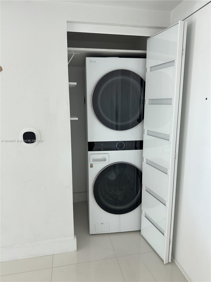 350 S Miami Ave #3007, Miami FL 33130