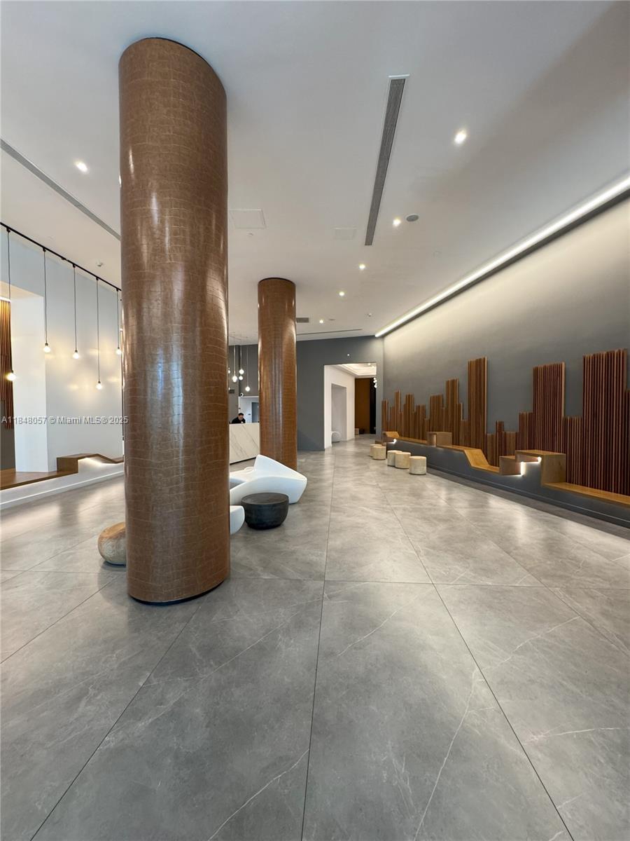 350 S Miami Ave #3007, Miami FL 33130