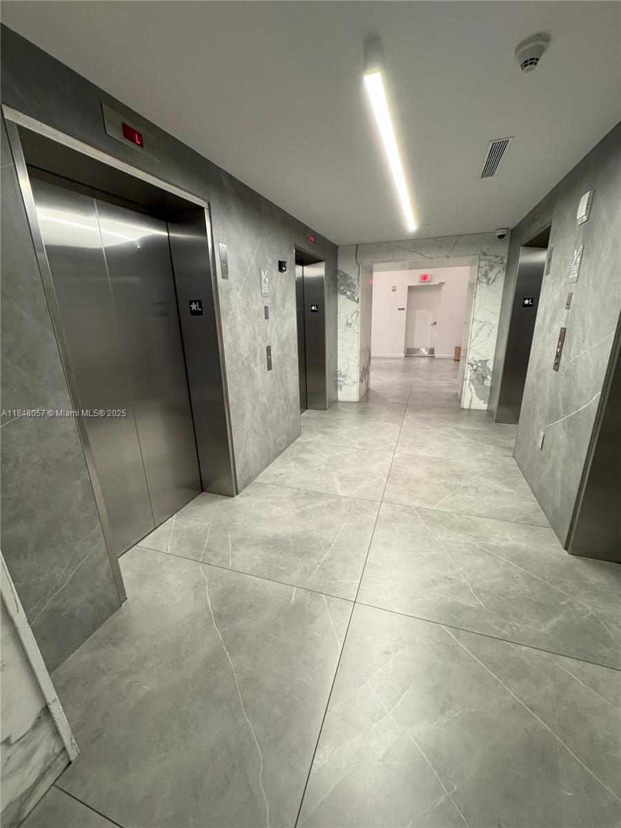 350 S Miami Ave #3007, Miami FL 33130
