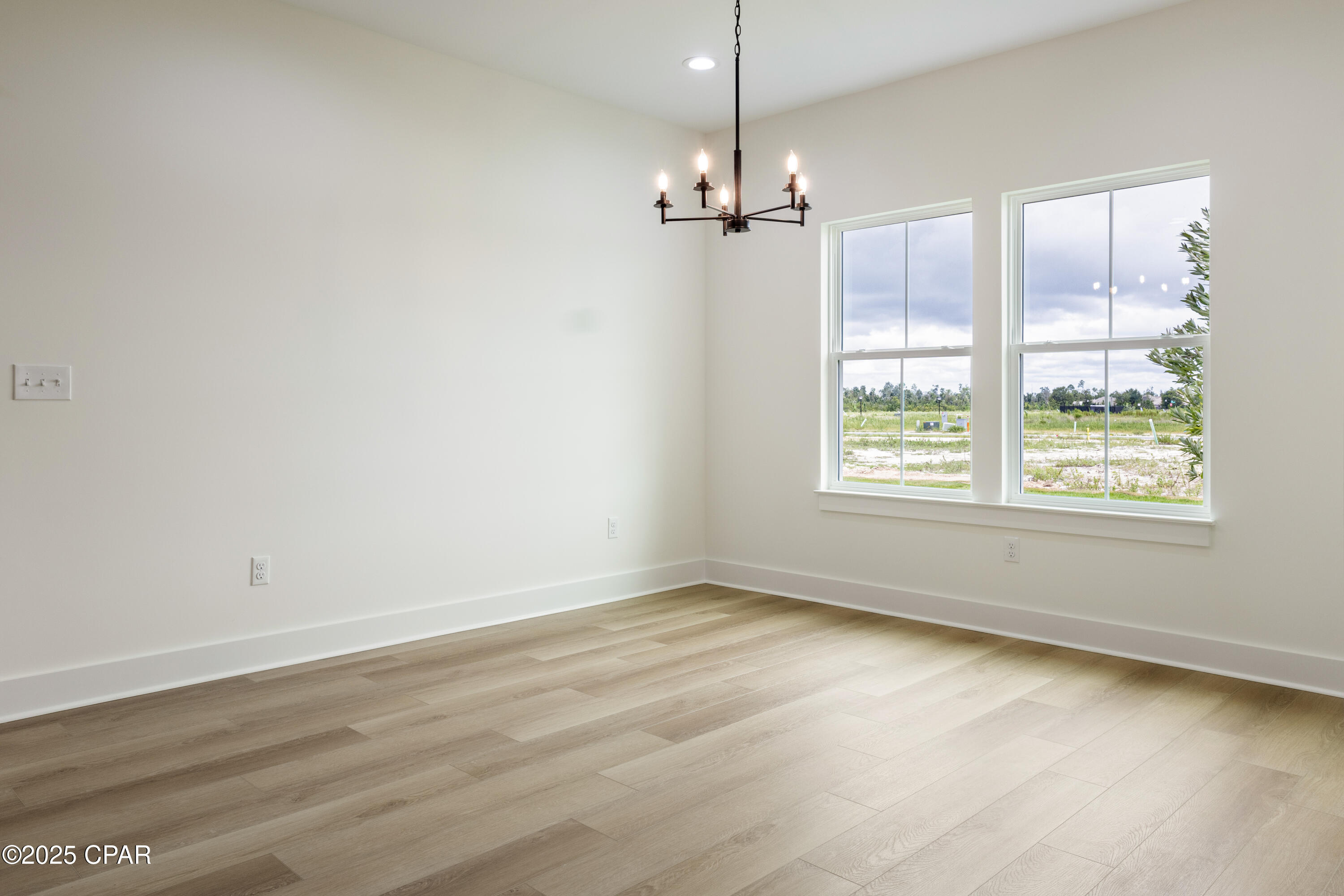 Image 8 For 3825 Red Deer Circle