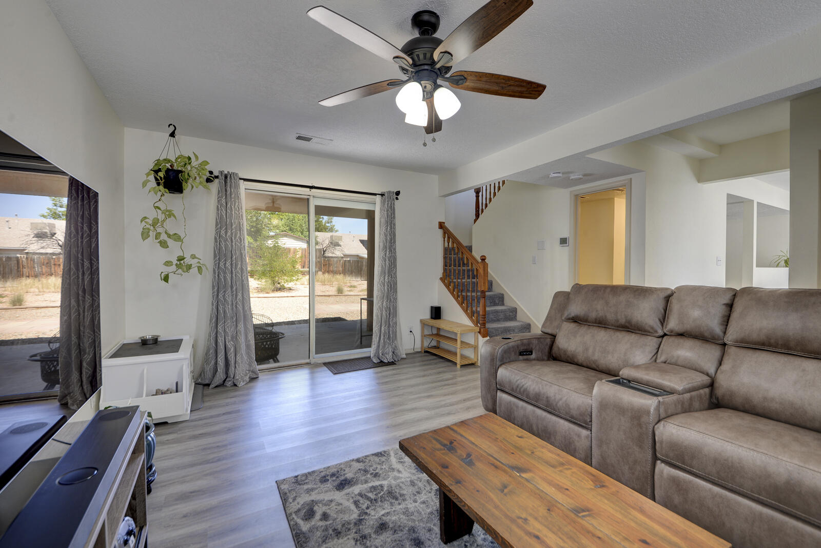 1752 BLUEBERRY Drive NE 