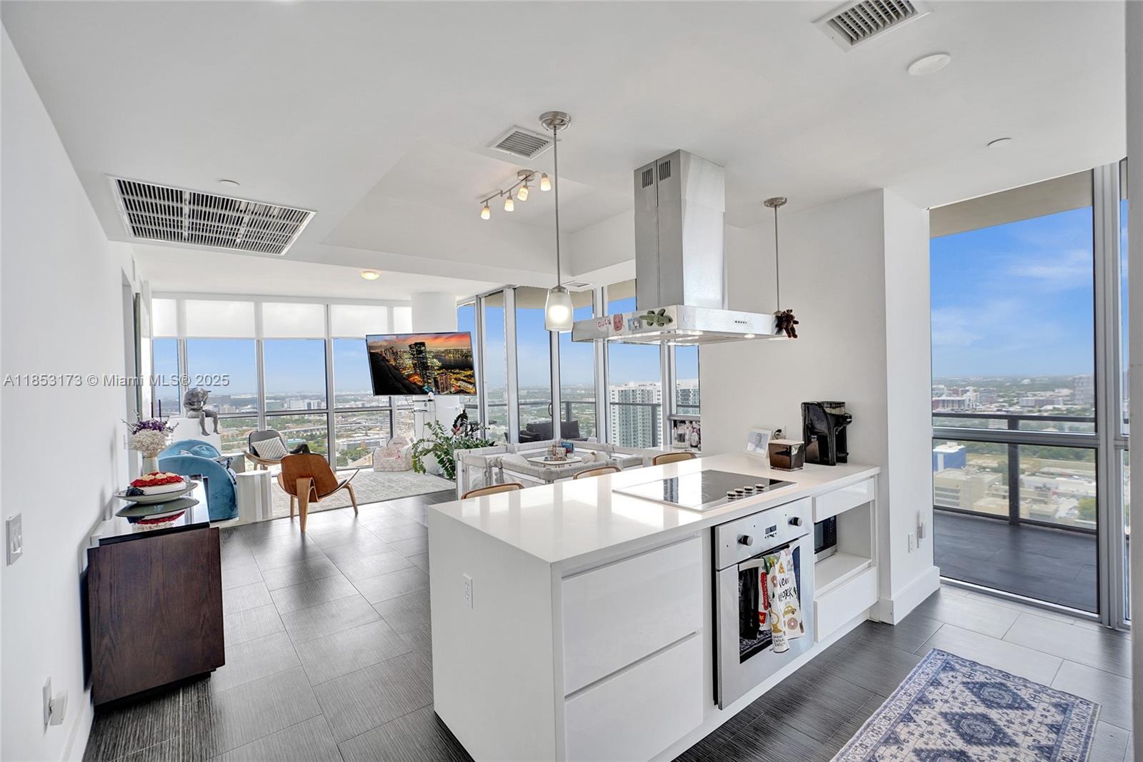 Apartamento à Venda em Miami, FL