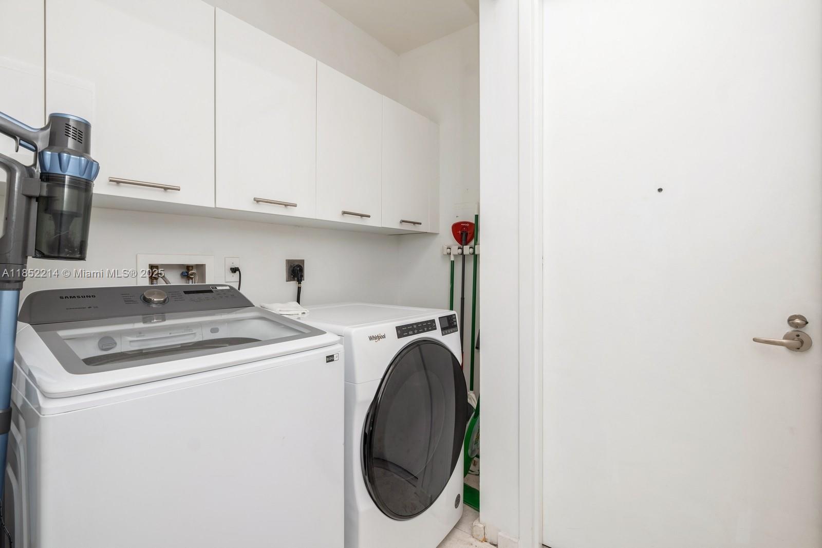 900 Brickell Key Blvd #1702, Miami FL 33131