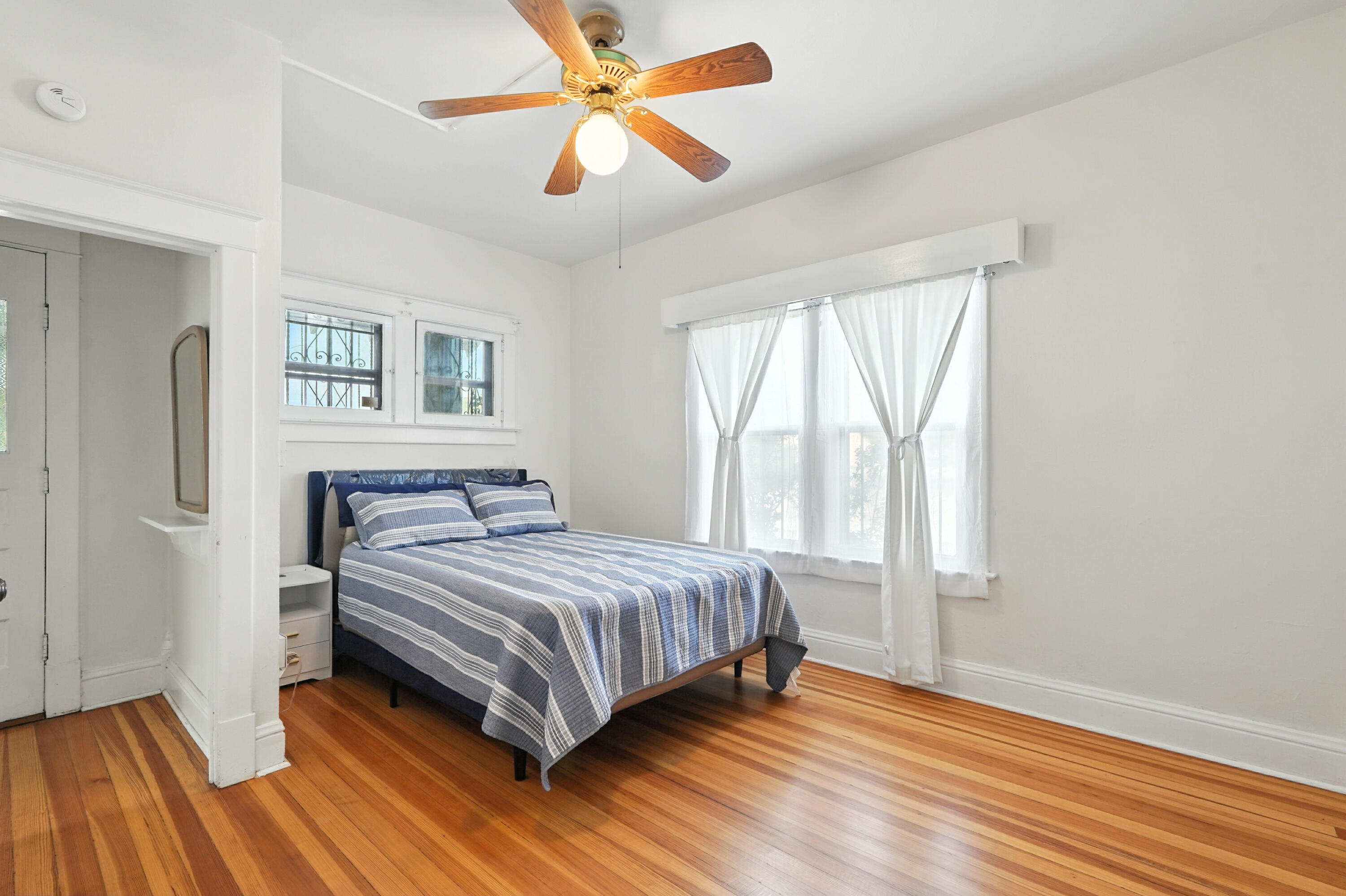 824 SILVER Avenue SE 