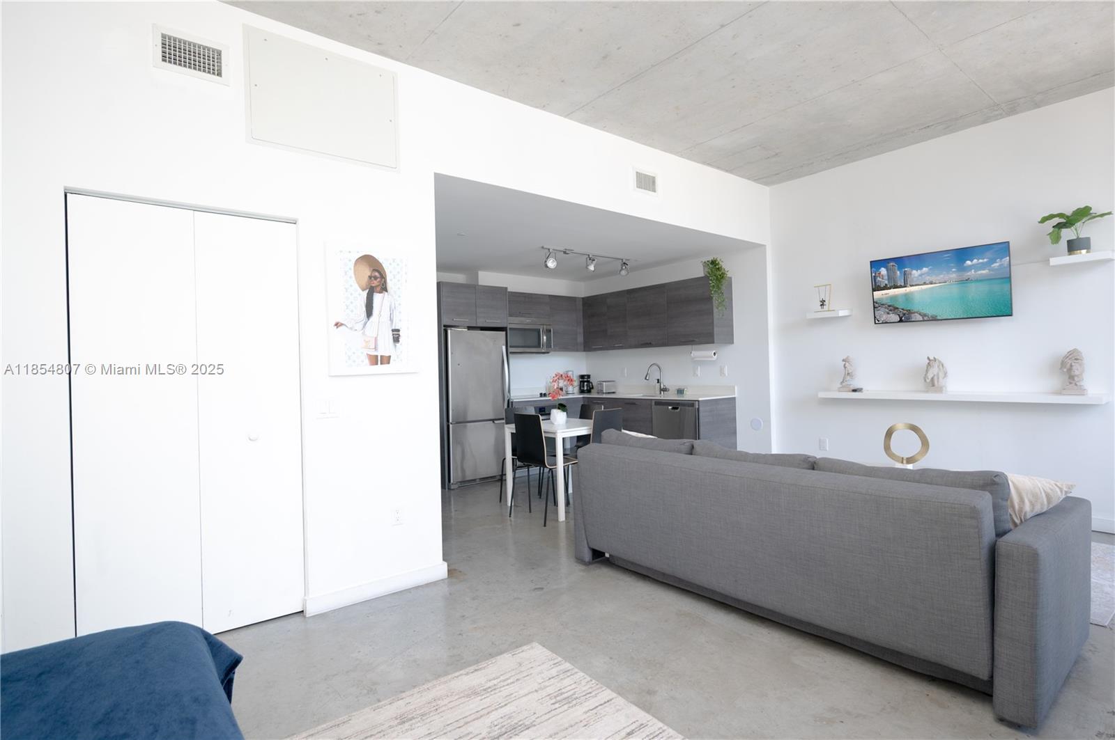 Property photo # 6