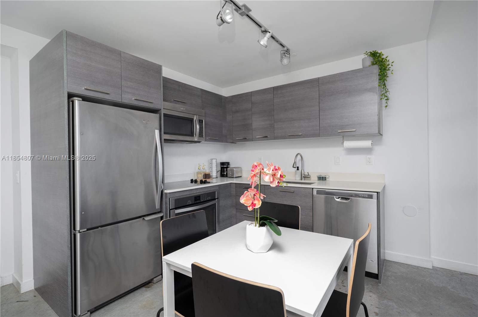 Property photo # 8
