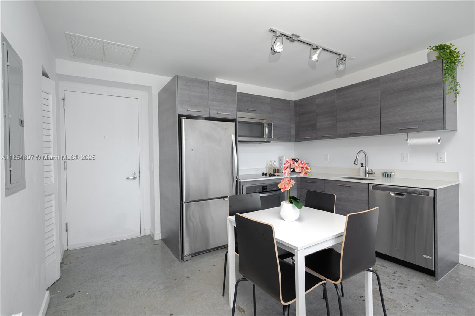 Property photo # 9