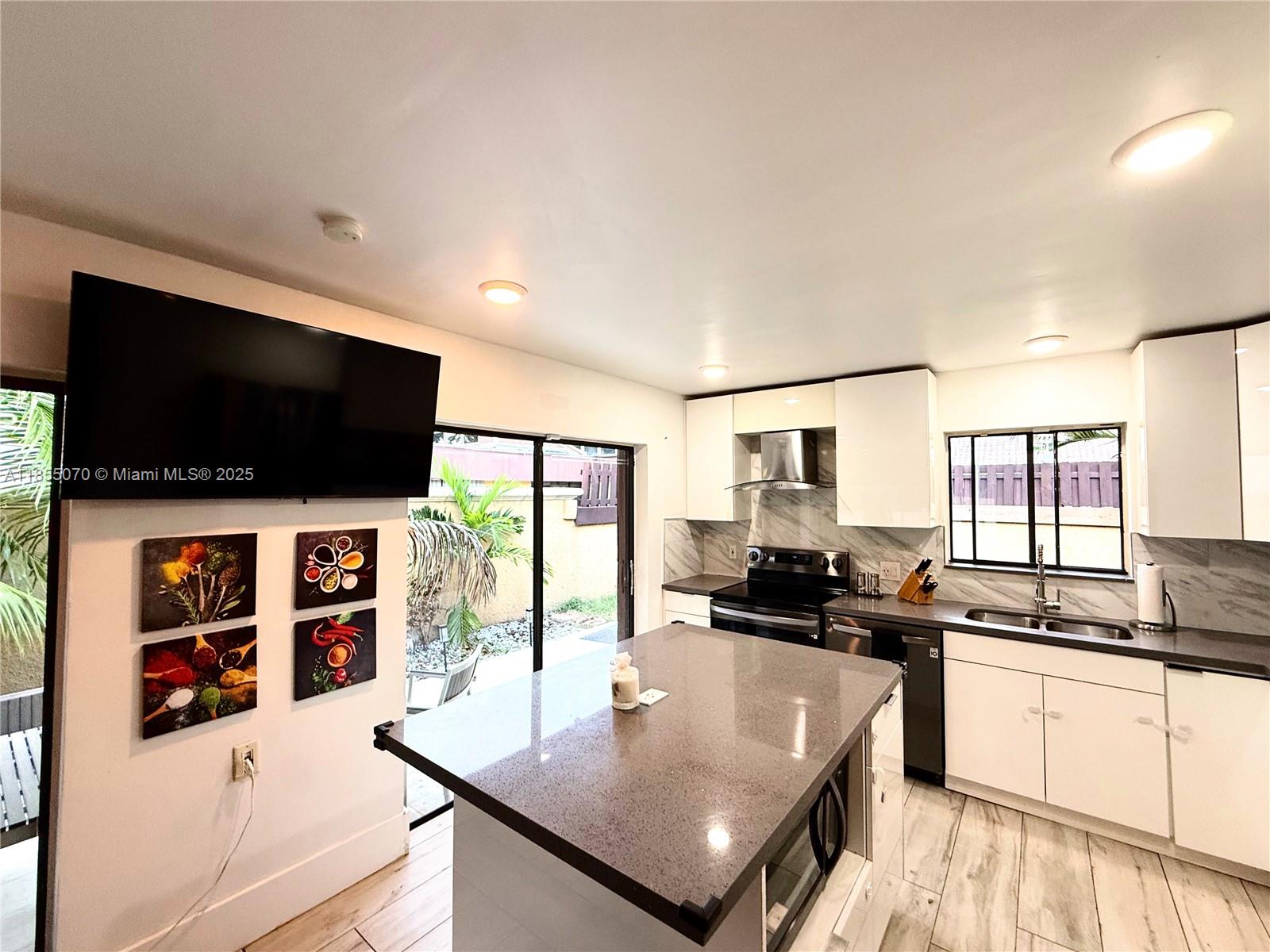 Property photo # 2