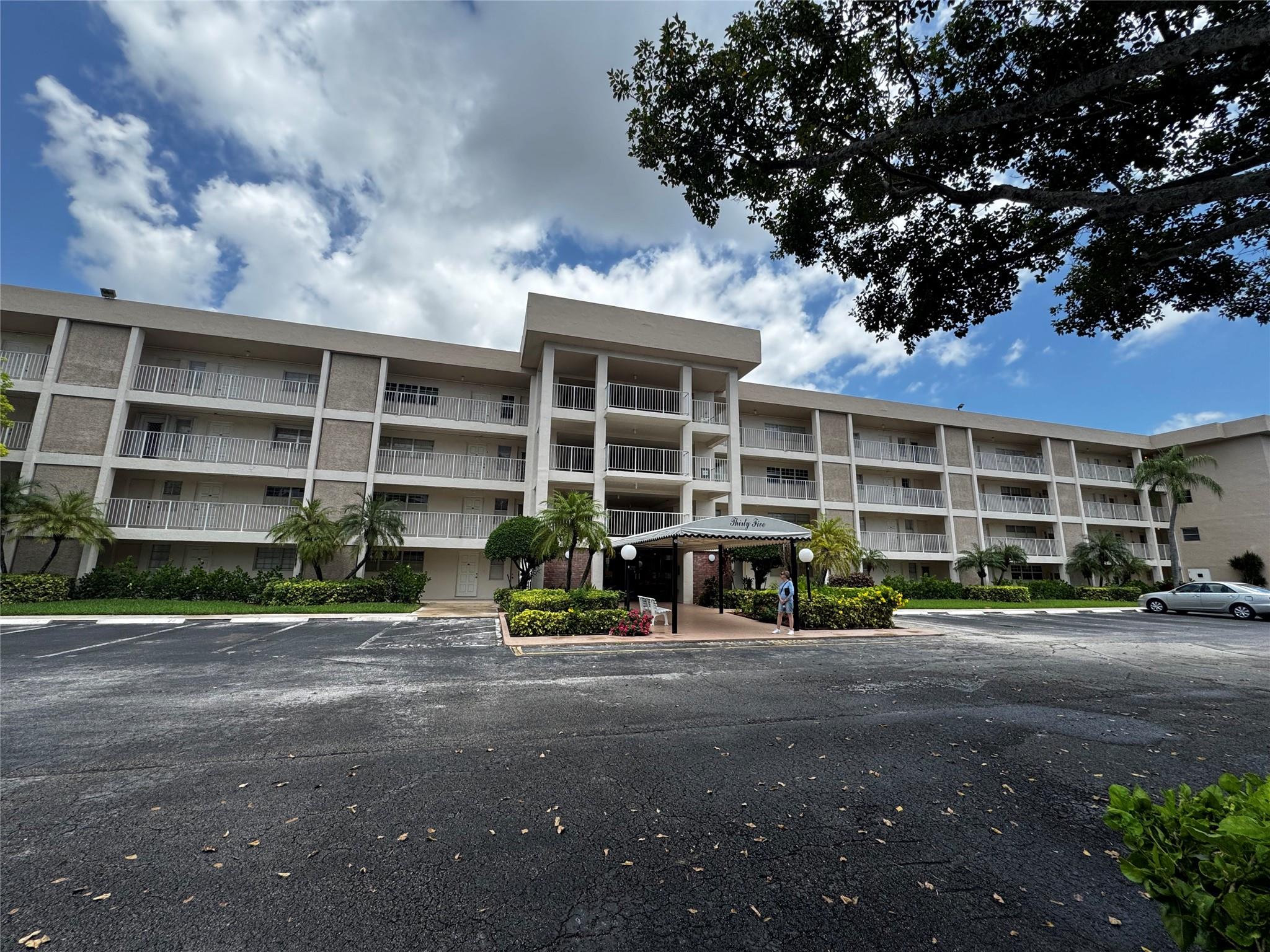 No 35 Palm-Aire Country C