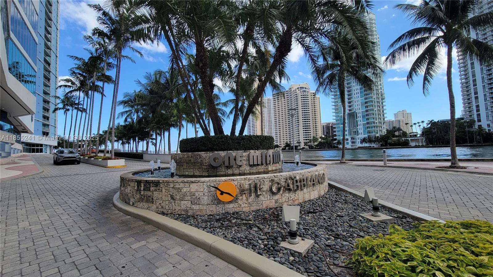 325 S Biscayne Blvd #3218, Miami FL 33131