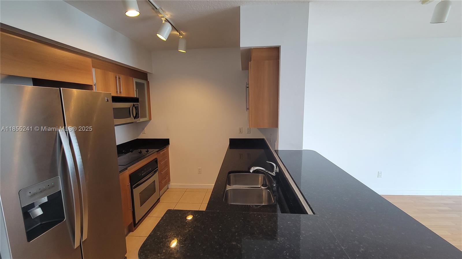 325 S Biscayne Blvd #3218, Miami FL 33131