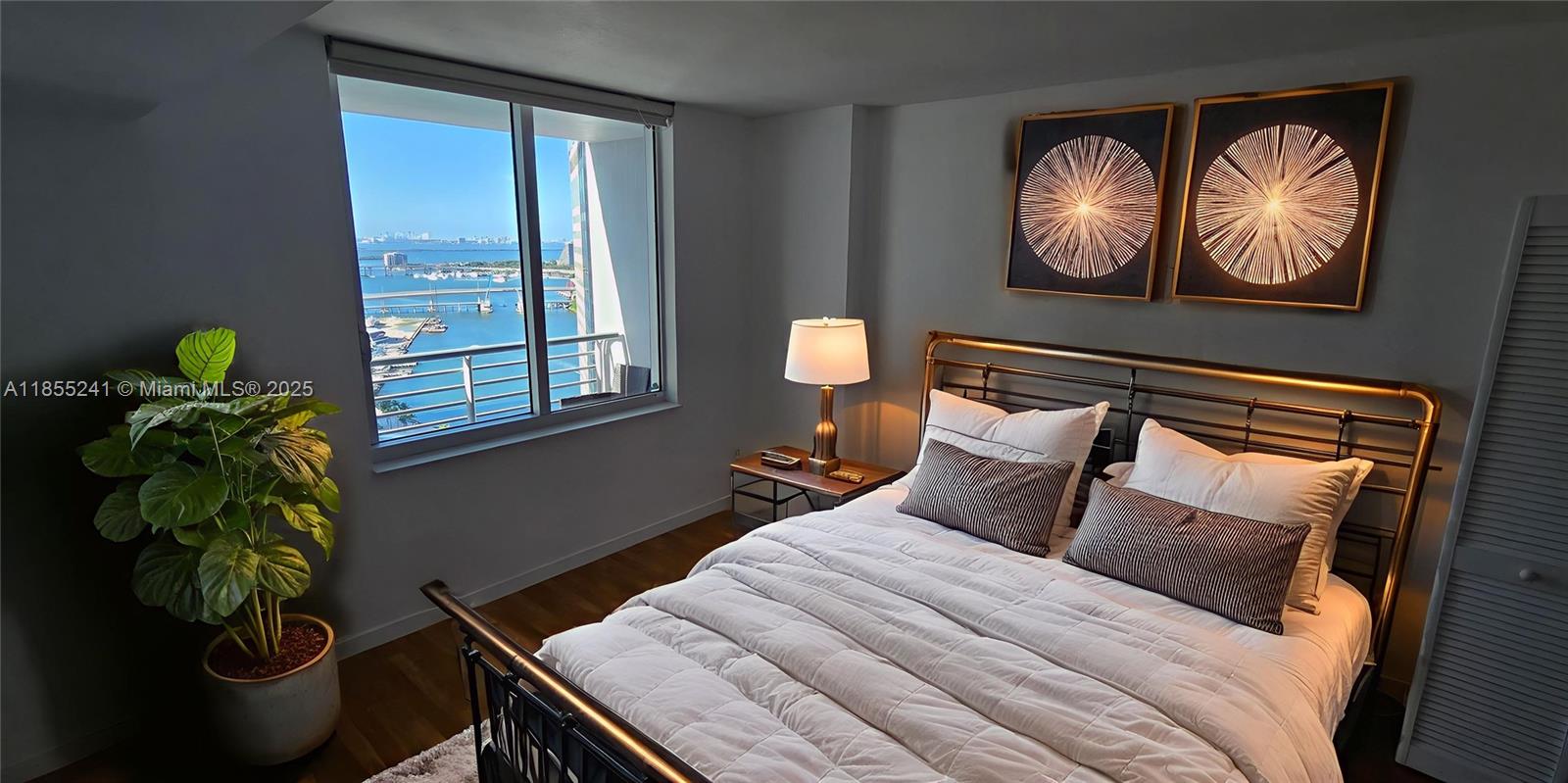 325 S Biscayne Blvd #3218, Miami FL 33131