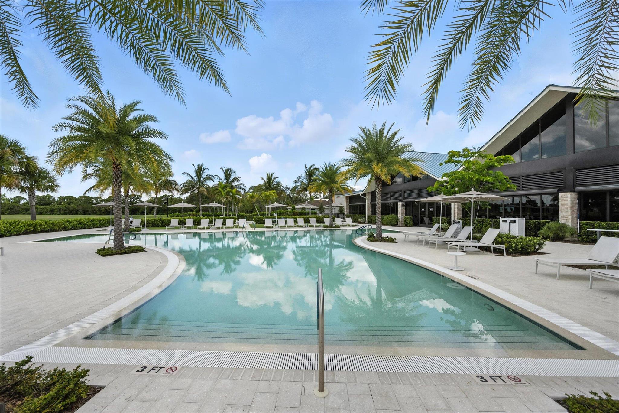 6878 Touchstone Circle