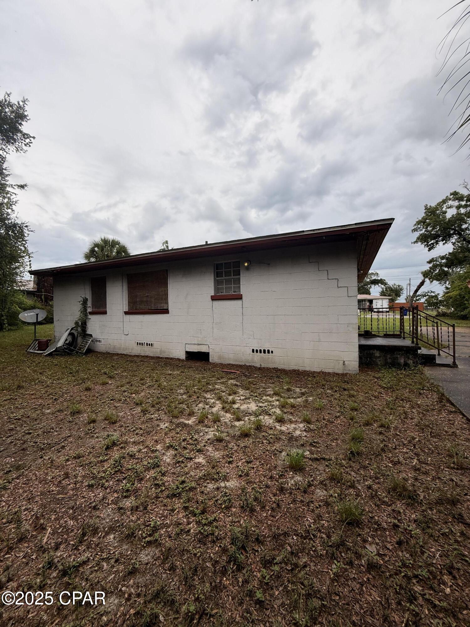 Image 10 For 1001 Cypress Avenue