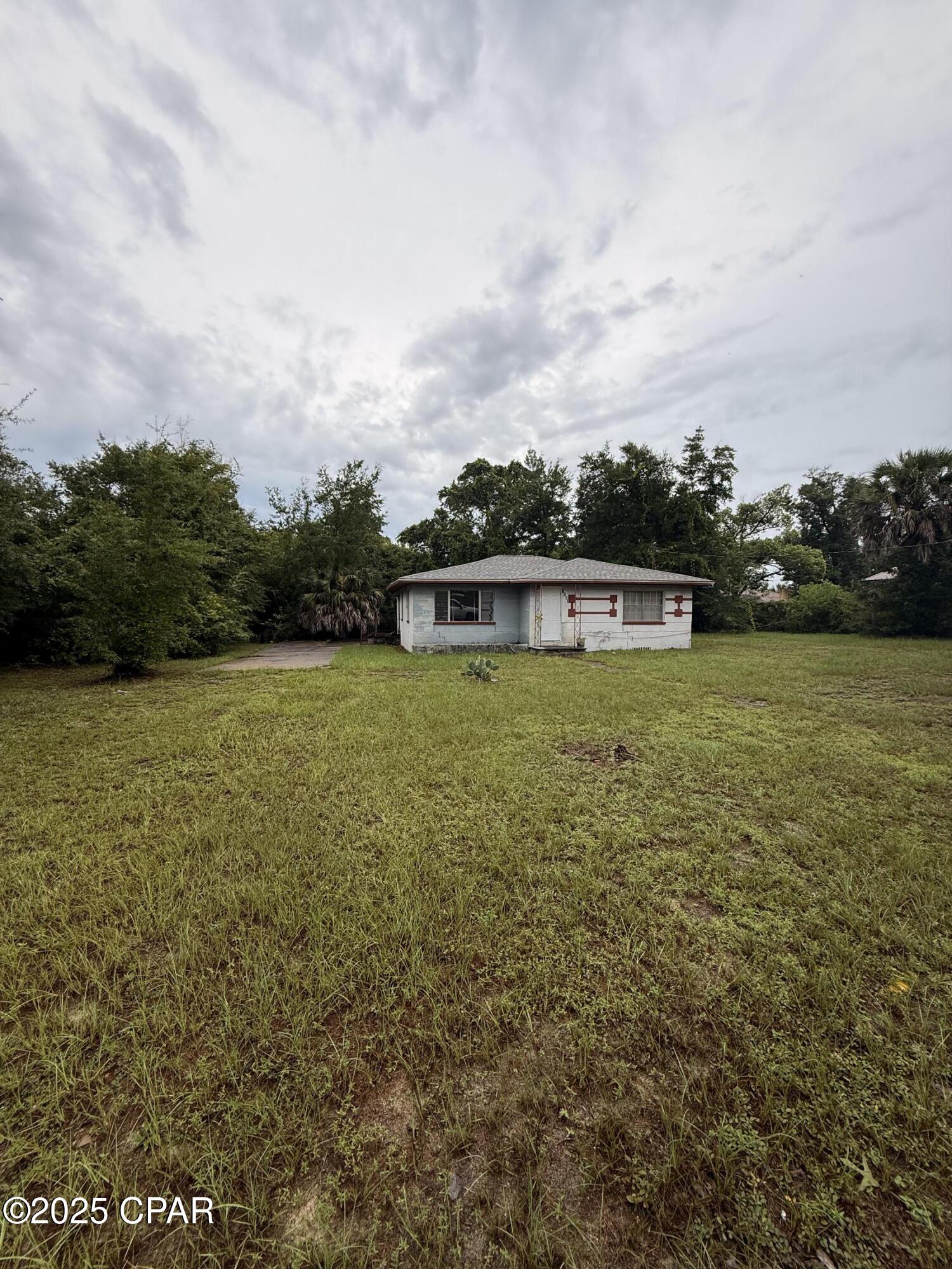 Image 4 For 1001 Cypress Avenue