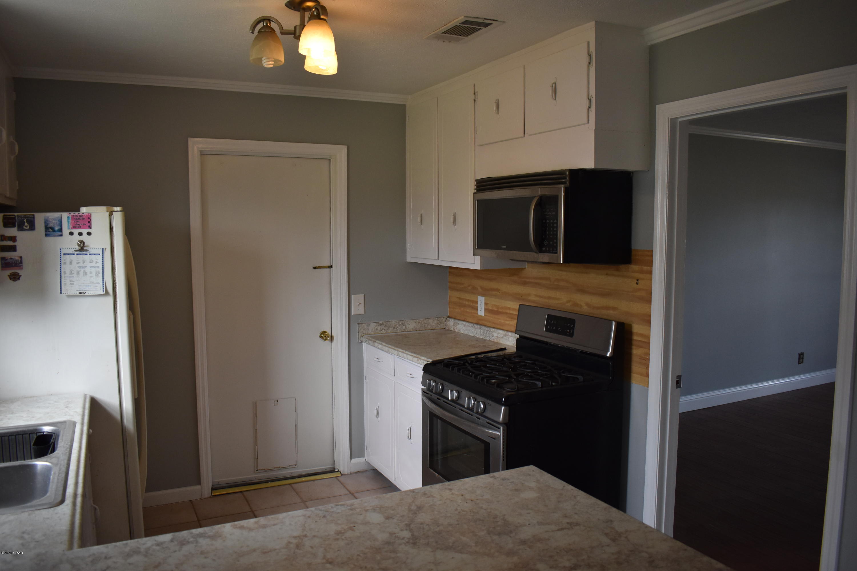 Fjavyguekcrdwwfiehk7m81rwb_nzwimmhbcmg3_j_4