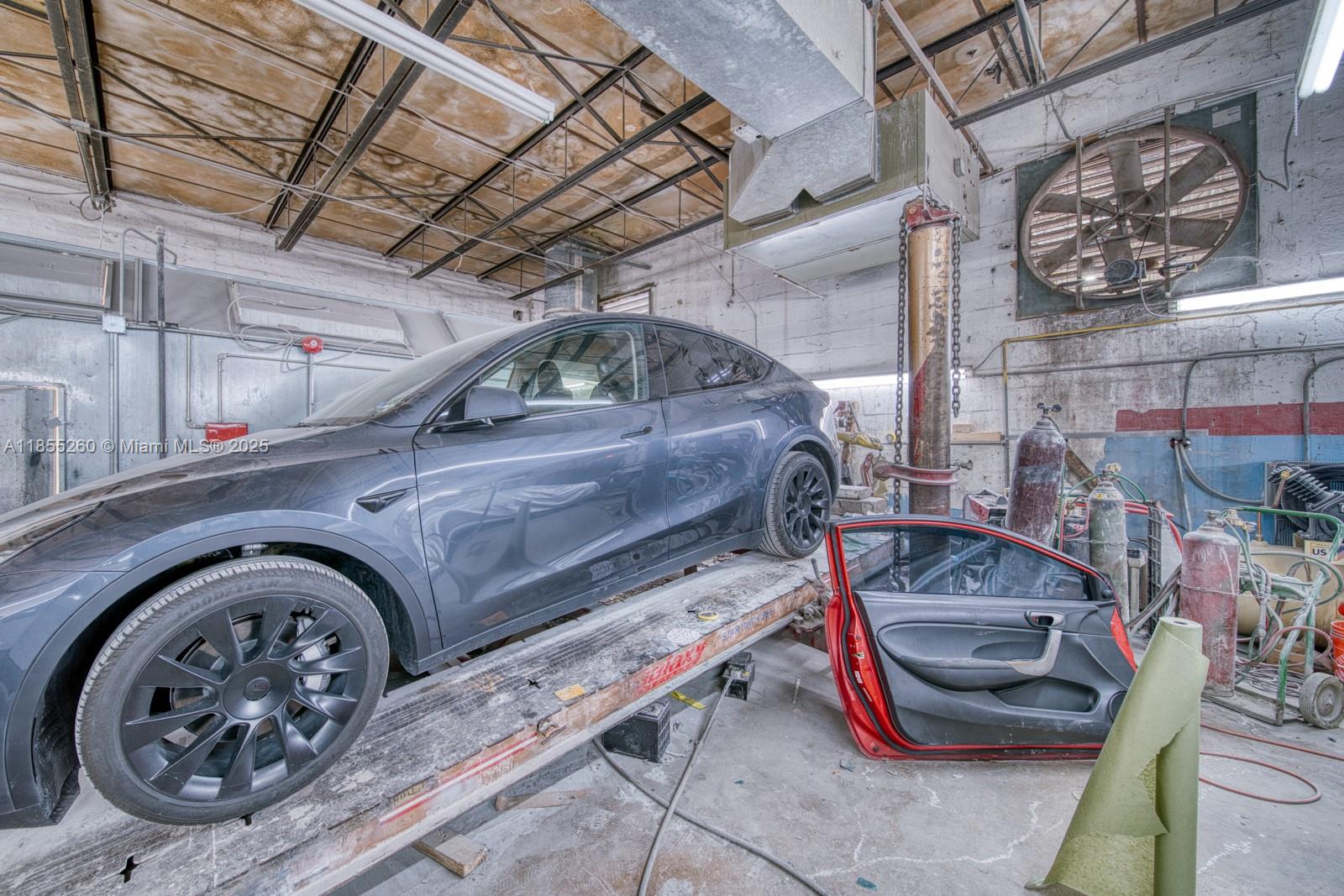 Turnkey Auto Body Shop For Sale In Prime Hialeah Location