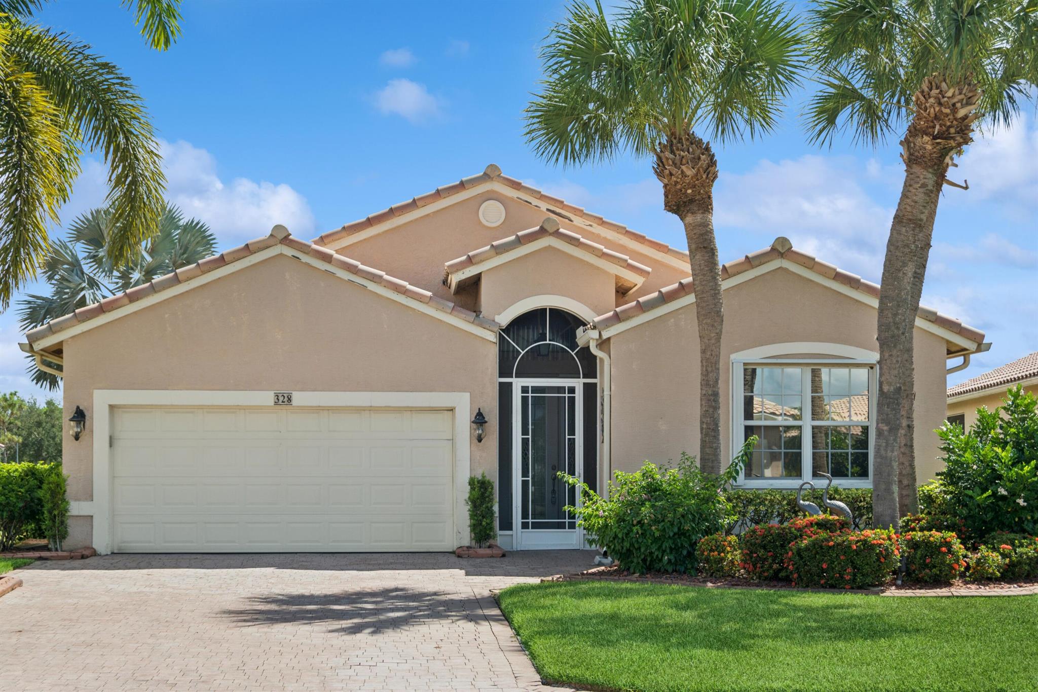 Homes for sale in Port St Lucie, FL | 328 Nw Shoreline Circle, Port St Lucie, FL 34986 | MLS# R11114029