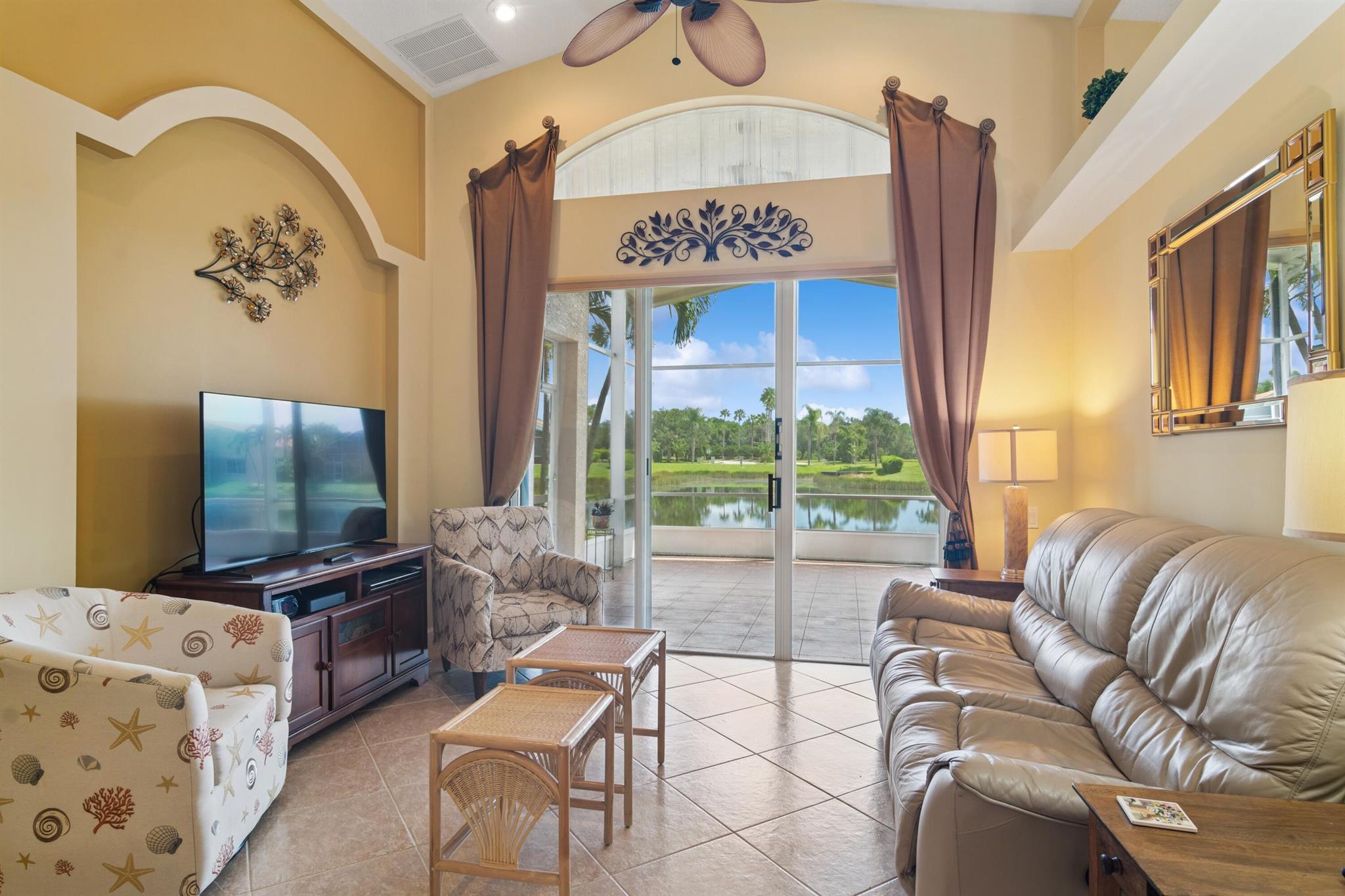 Homes for sale in Port St. Lucie, FL | 328 Nw Shoreline Circle, Port St. Lucie, FL 34986 | MLS# R11114029