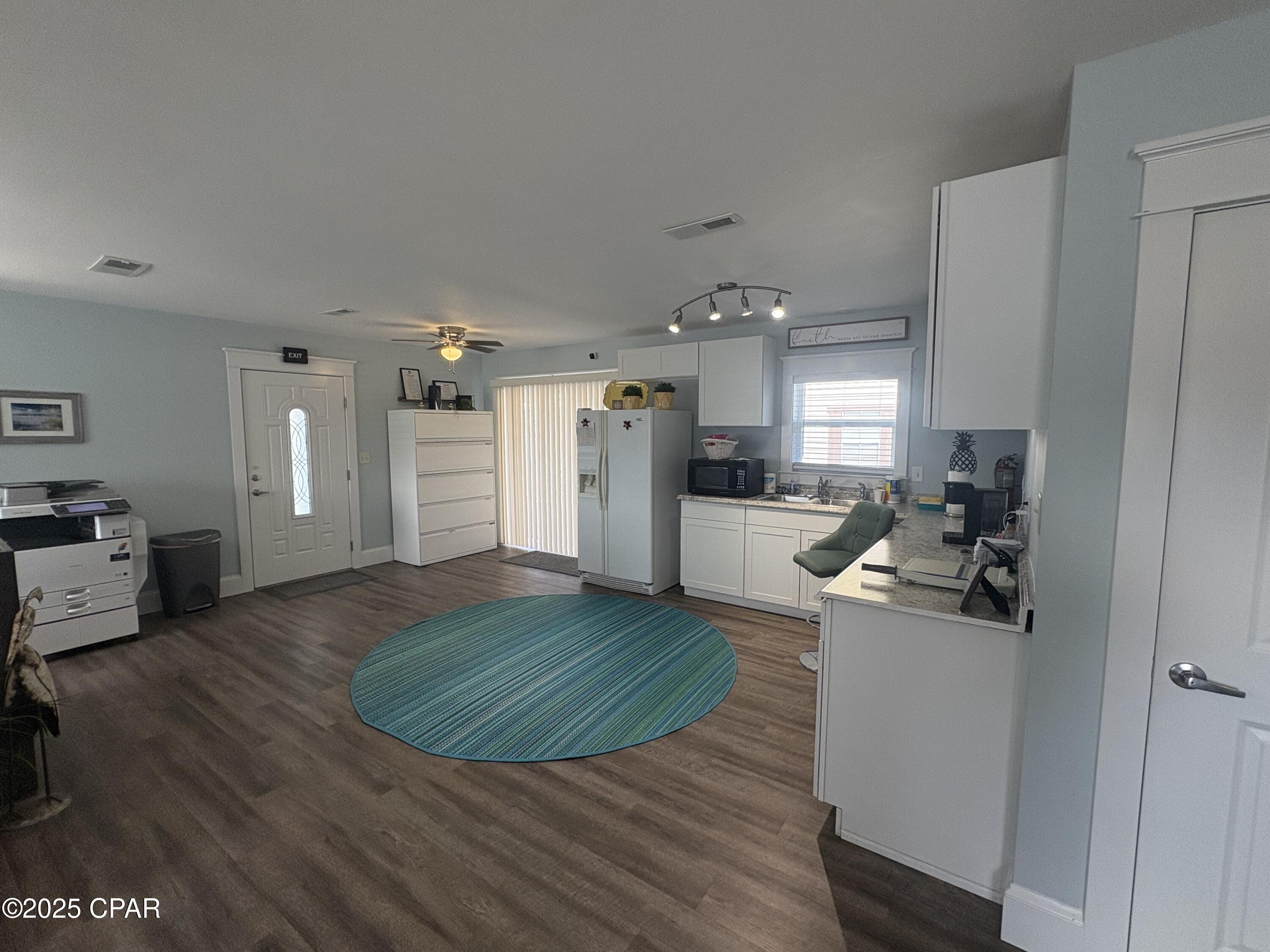 Eupzpnrcbq5uhtp35szbxudi0bgazfvmpwjdrwudgxa