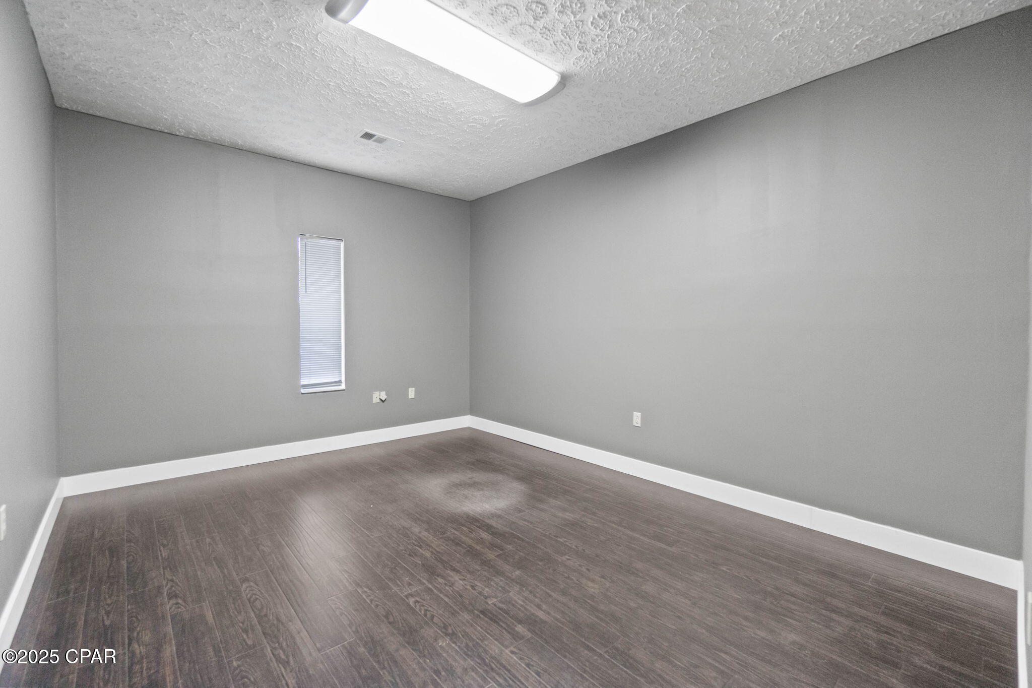 Image 15 For 2540 Lakeshore Drive