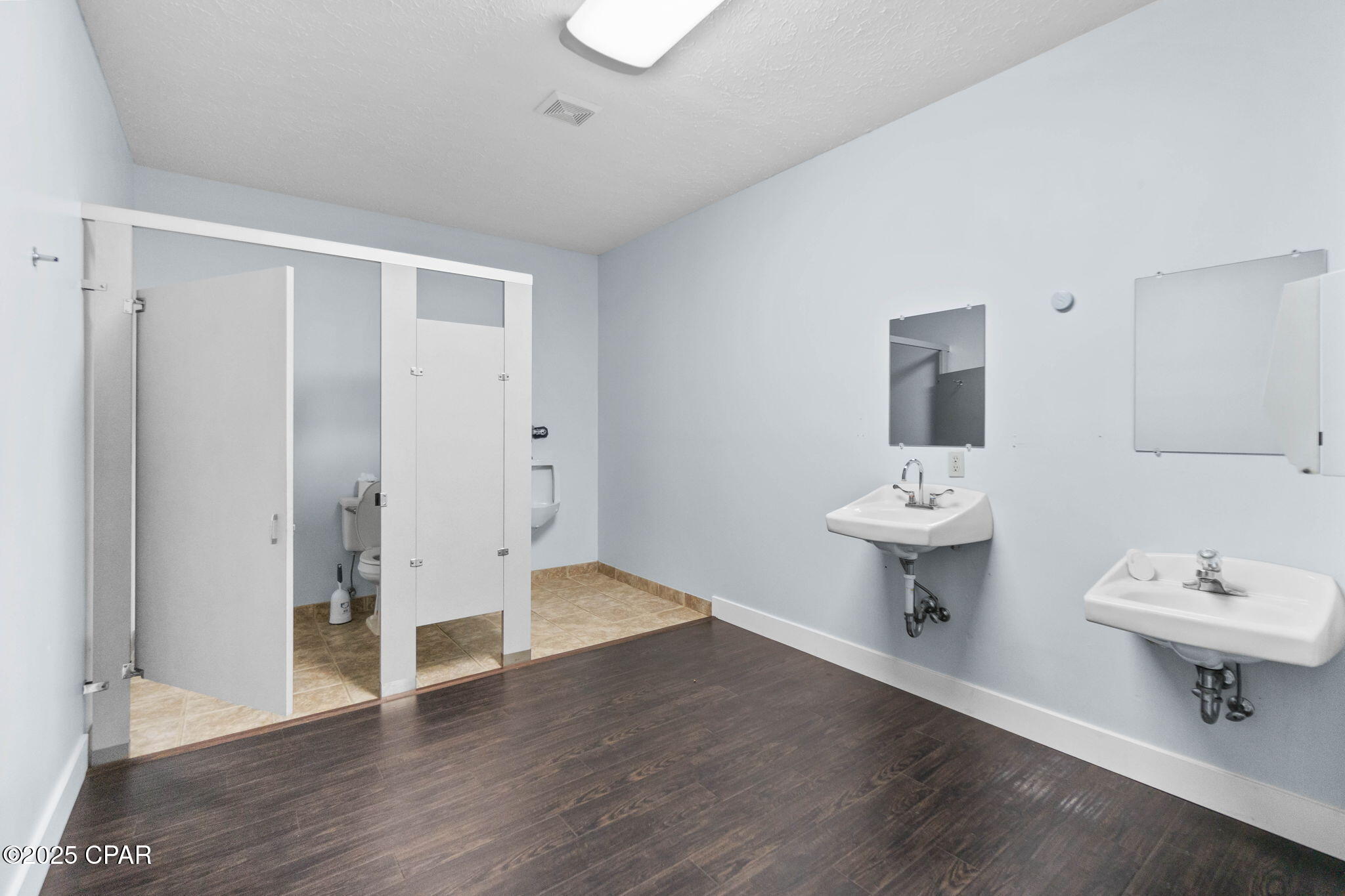 Xg_11x2_zwp98i W X8qbekyf_3aterx5kfwahdrtlm