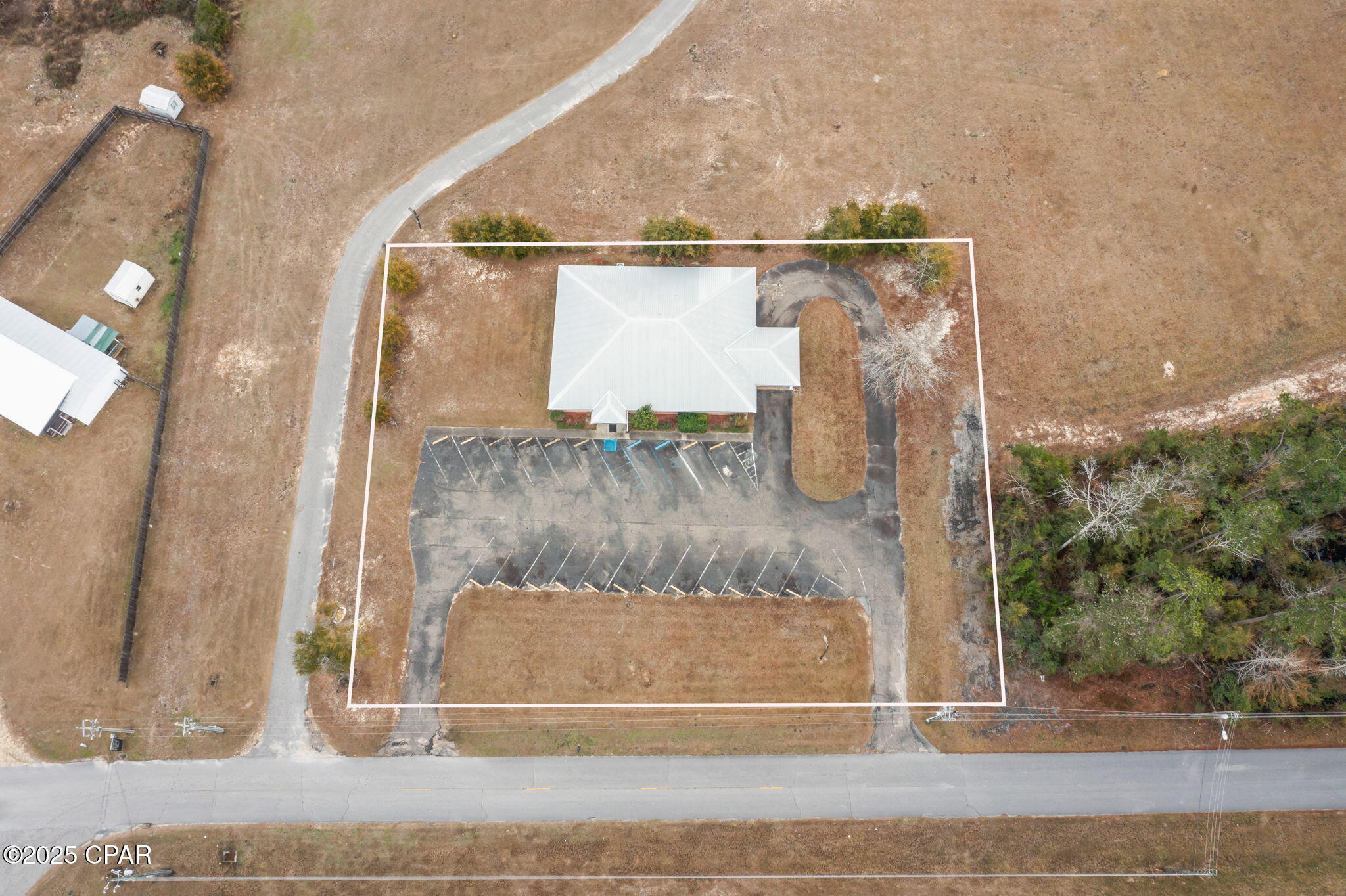 Image 4 For 2540 Lakeshore Drive