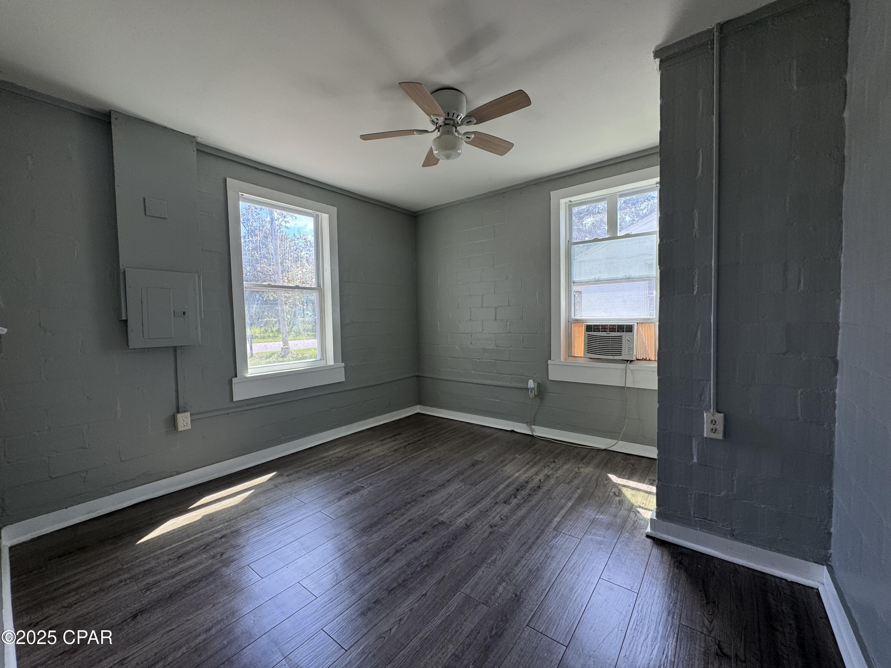 Image 7 For 1324 Lincoln Drive