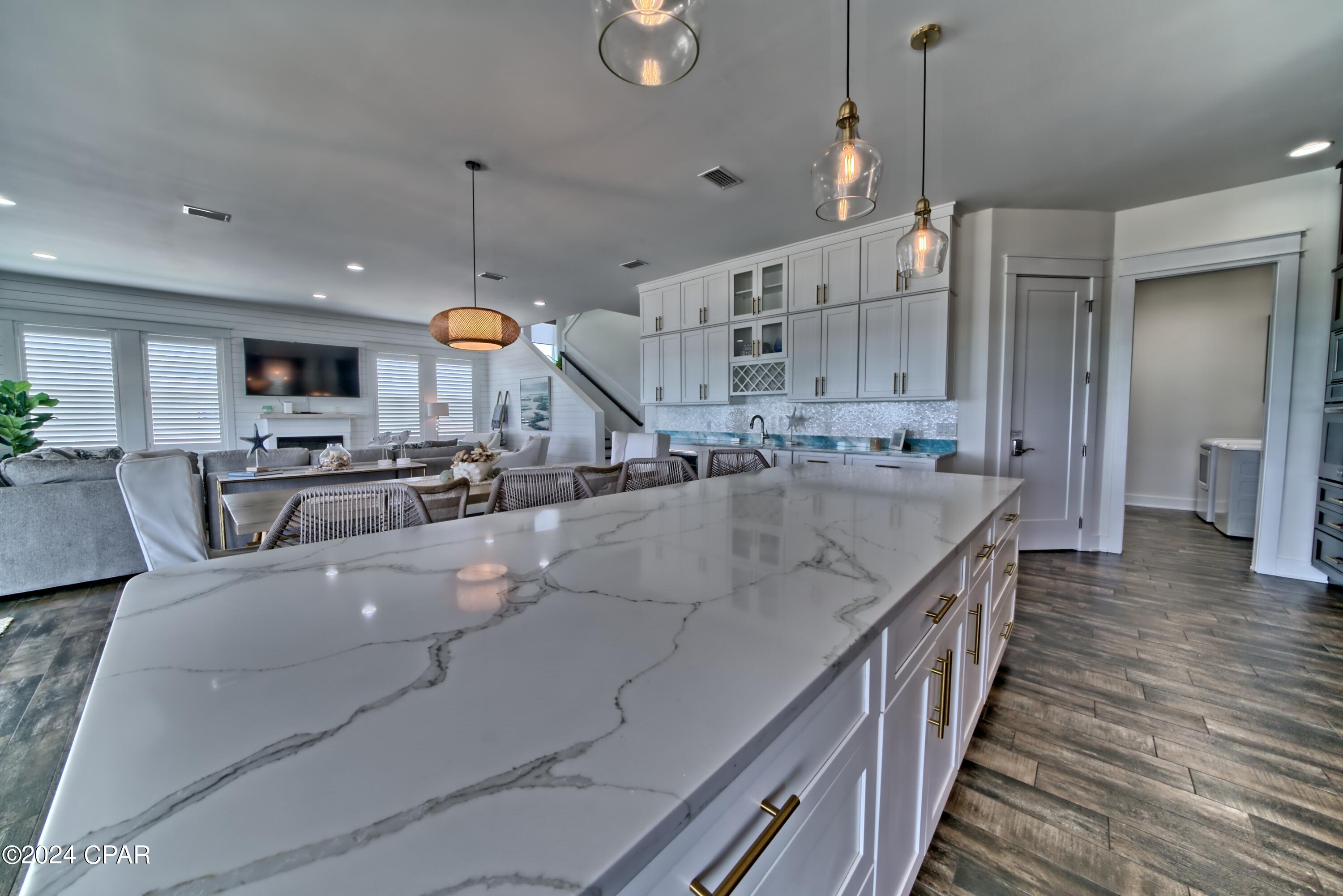 J08a 99urnhzknm94m7kbf3lsuzap_ngjmsfltrghou