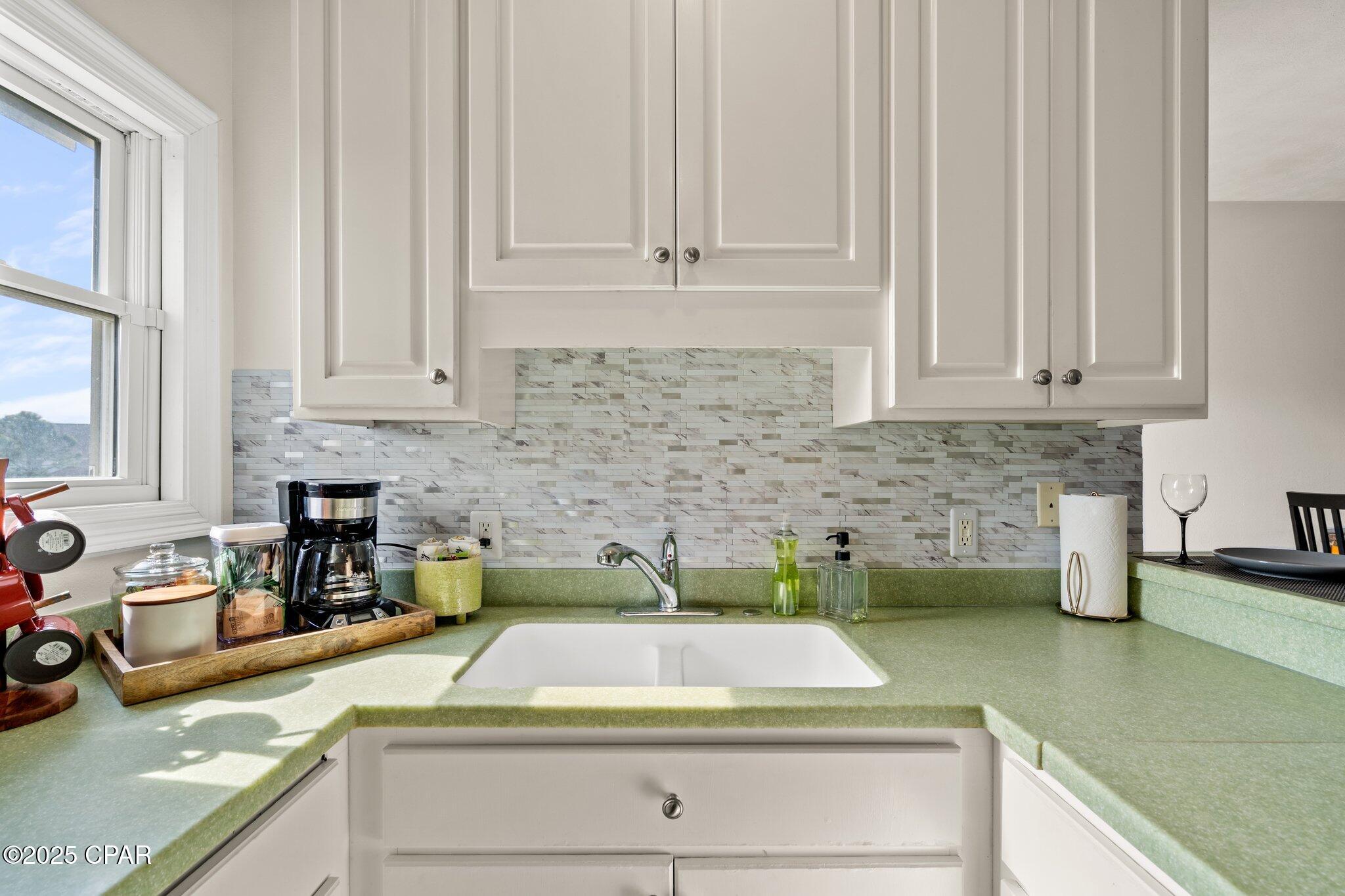 Gyrpidcwaqv5fpaebsscv09ajf3h2j07reyrnllot24