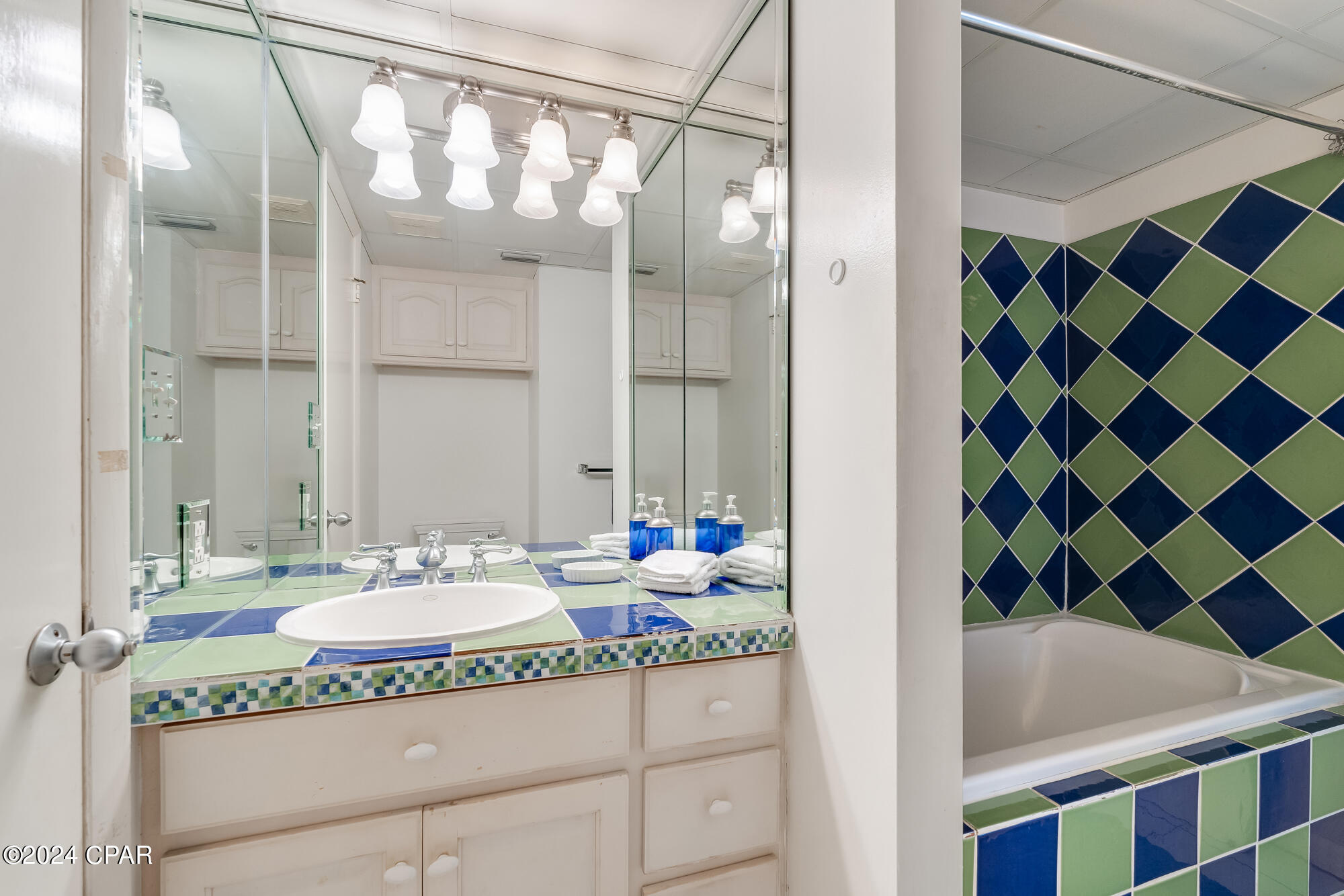 _vz90pfa1s Oeaw_jsl35nuj1lvhiqpdxoa9zoxvjsm