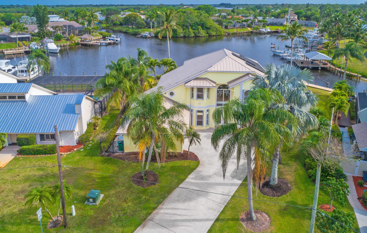 Homes for sale in Port St Lucie, FL | 710 Se Essex Dr, Port St Lucie, FL 34984 | MLS# R11114036