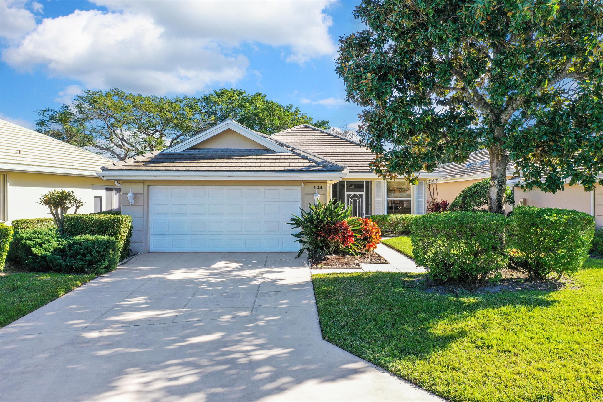 Homes for sale in Port St Lucie, FL | 123 Nw Bentley Circle, Port St Lucie, FL 34986 | MLS# R11114048