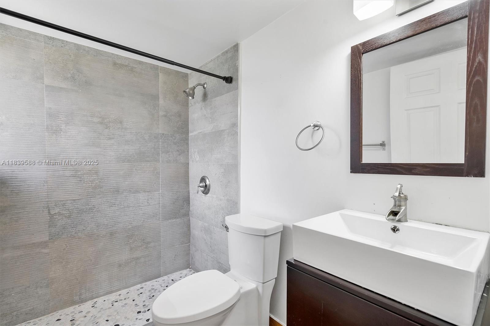 Property photo # 6