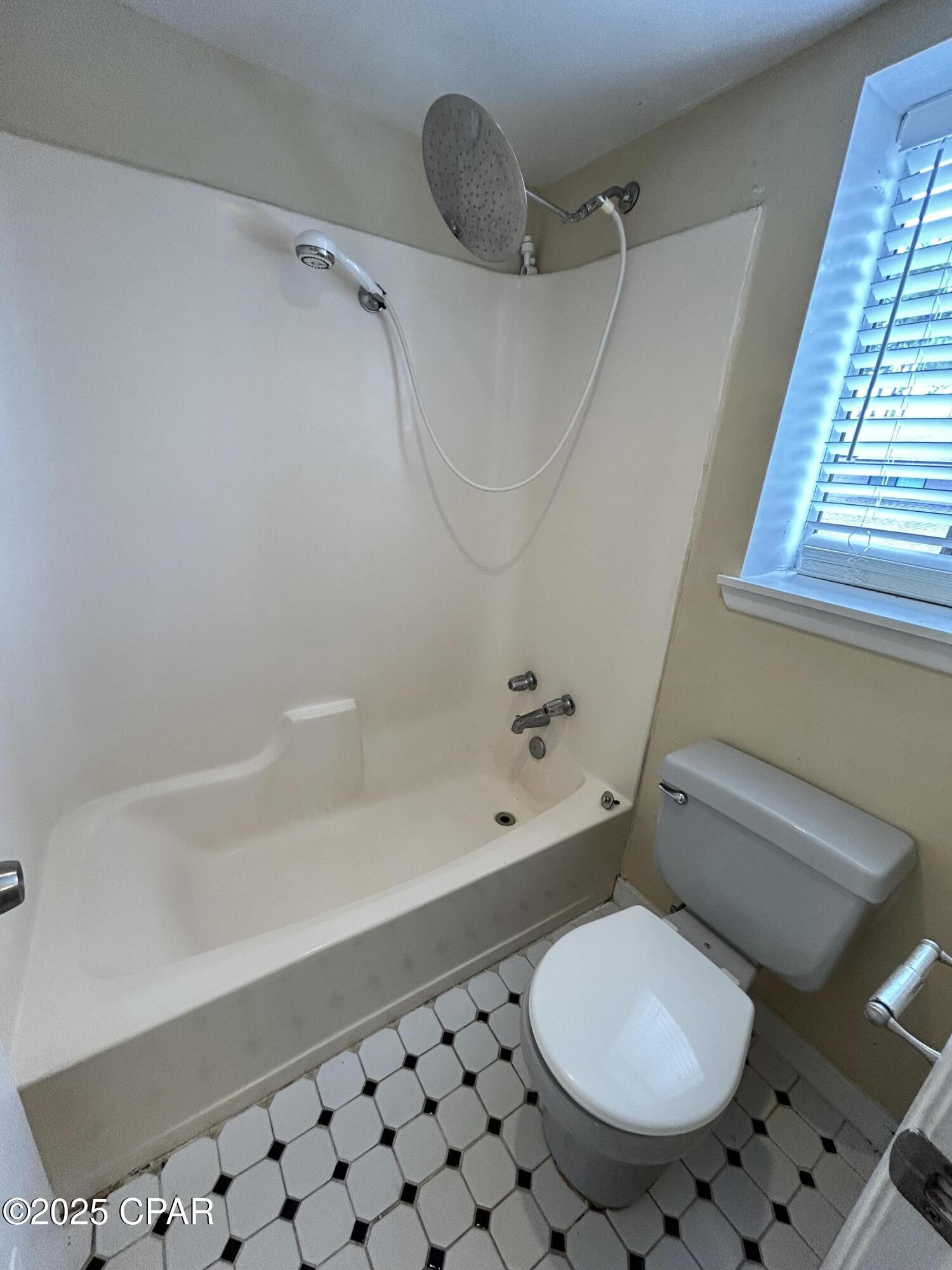 Image 2 For 6901 Lagoon Drive 43