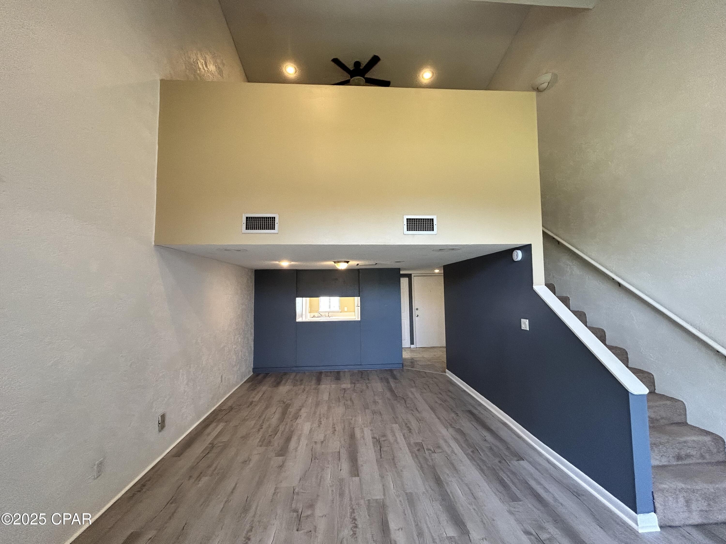 Image 8 For 6901 Lagoon Drive 43