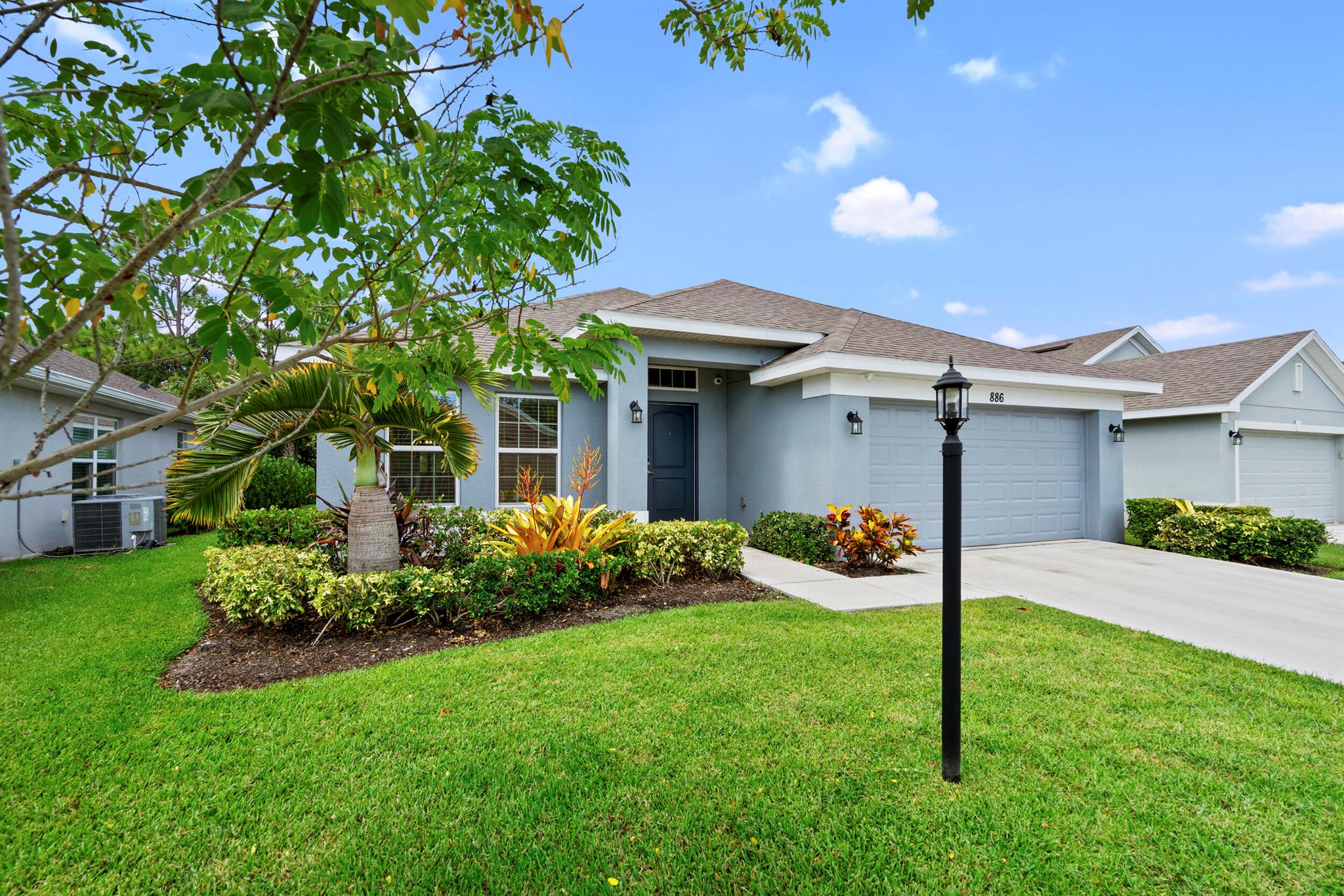 Homes for sale in Port St Lucie, FL | 886 Ne Whistling Duck Way, Port St Lucie, FL 34983 | MLS# R11114248