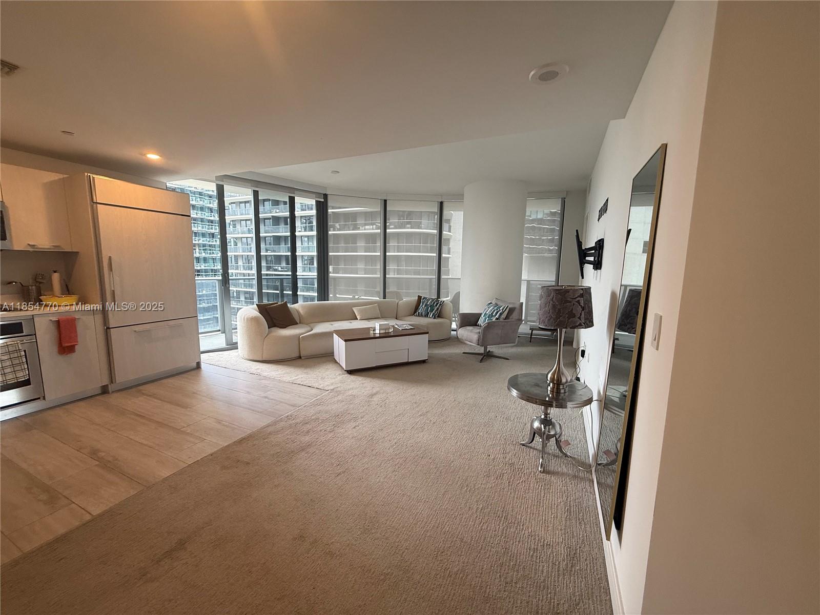45 SW 9th St #3001, Miami FL 33130