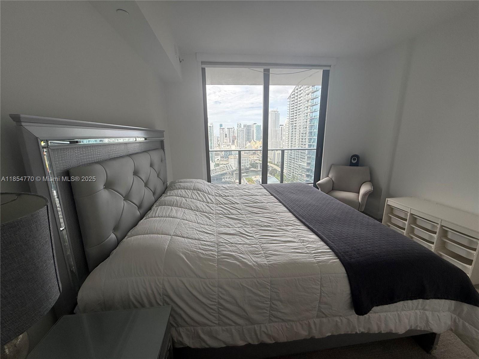 45 SW 9th St #3001, Miami FL 33130